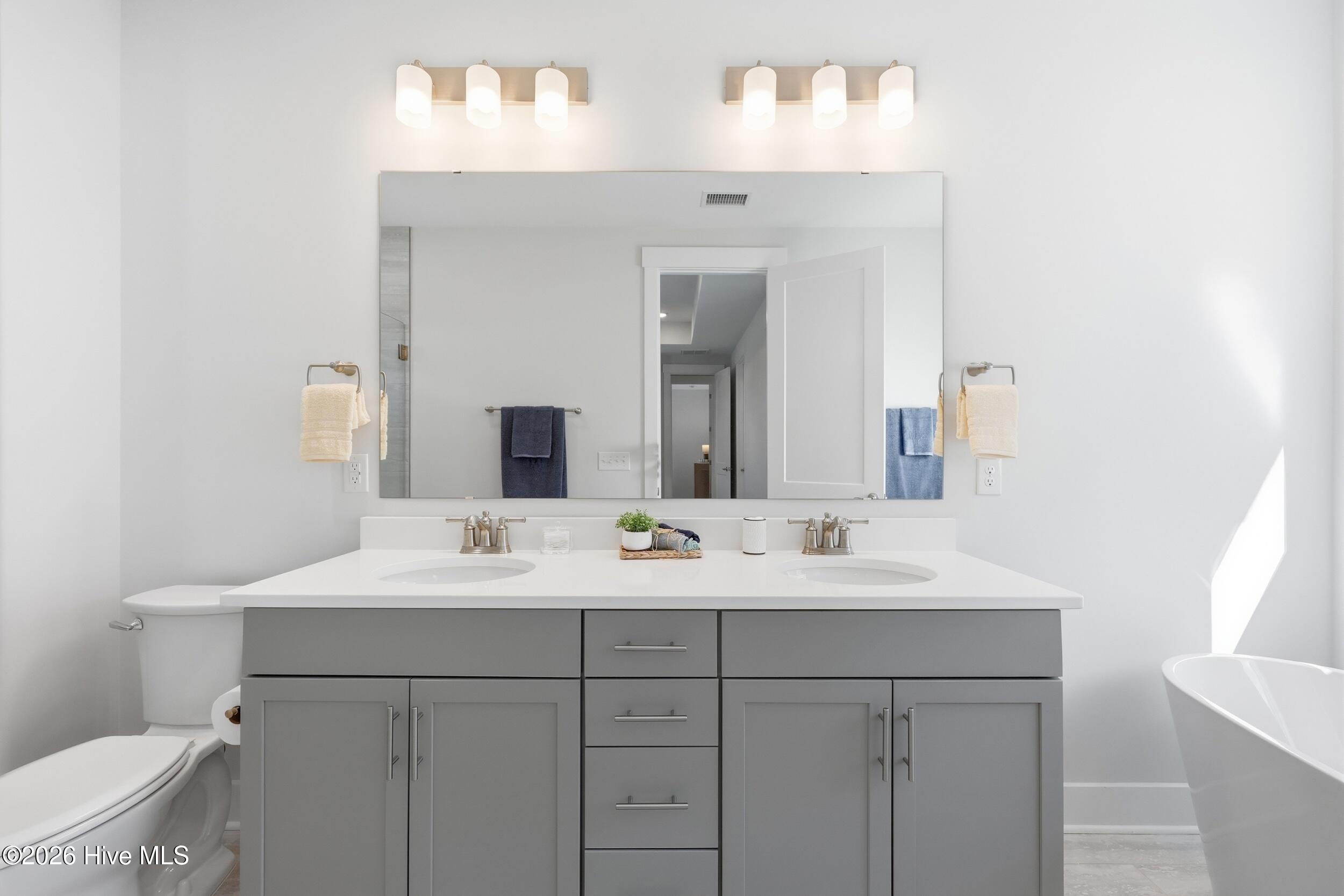 100557442 | Photo 17