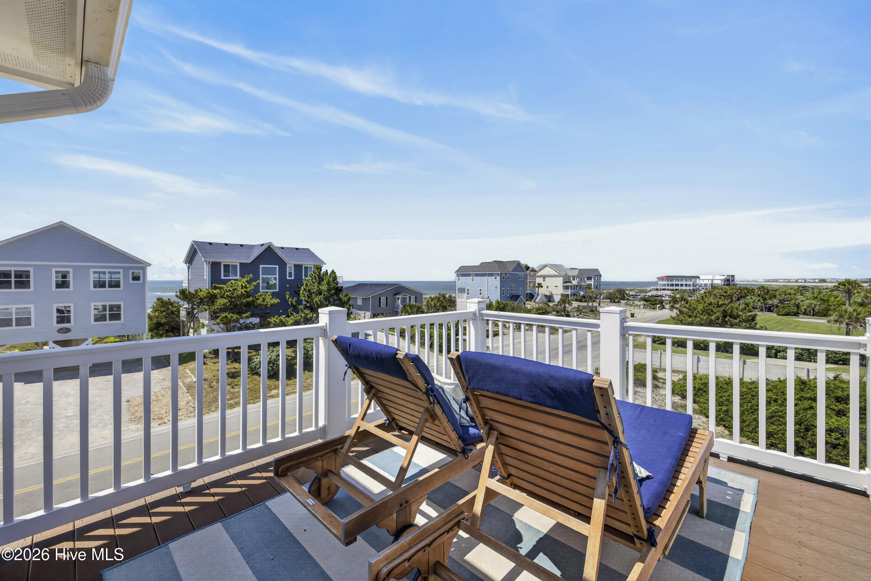 100568247 | Photo 49