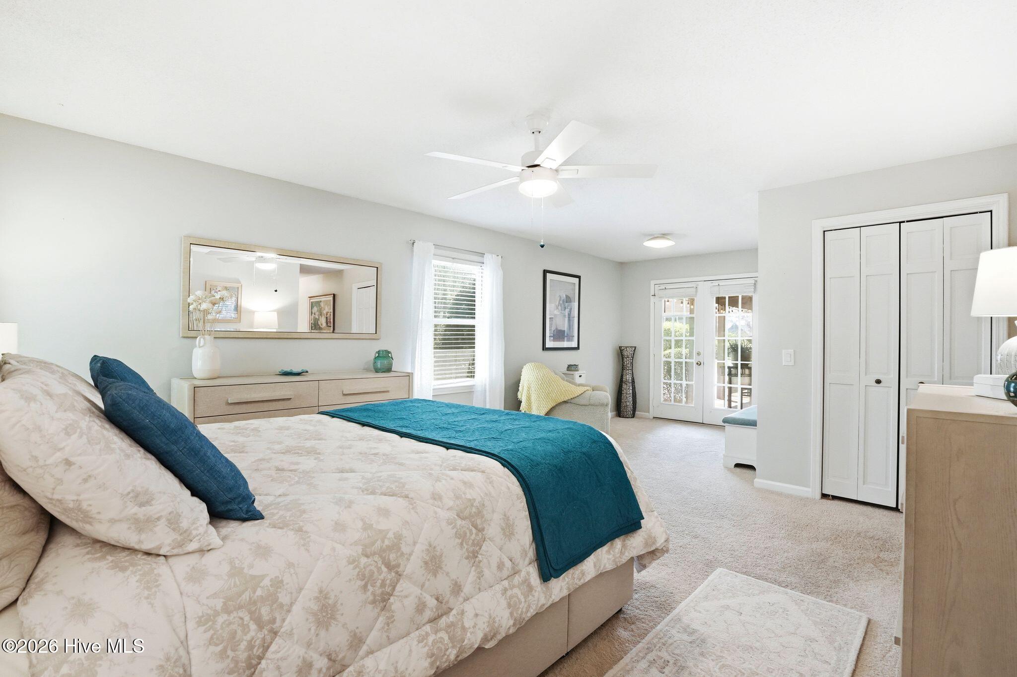 100563763 | Photo 24