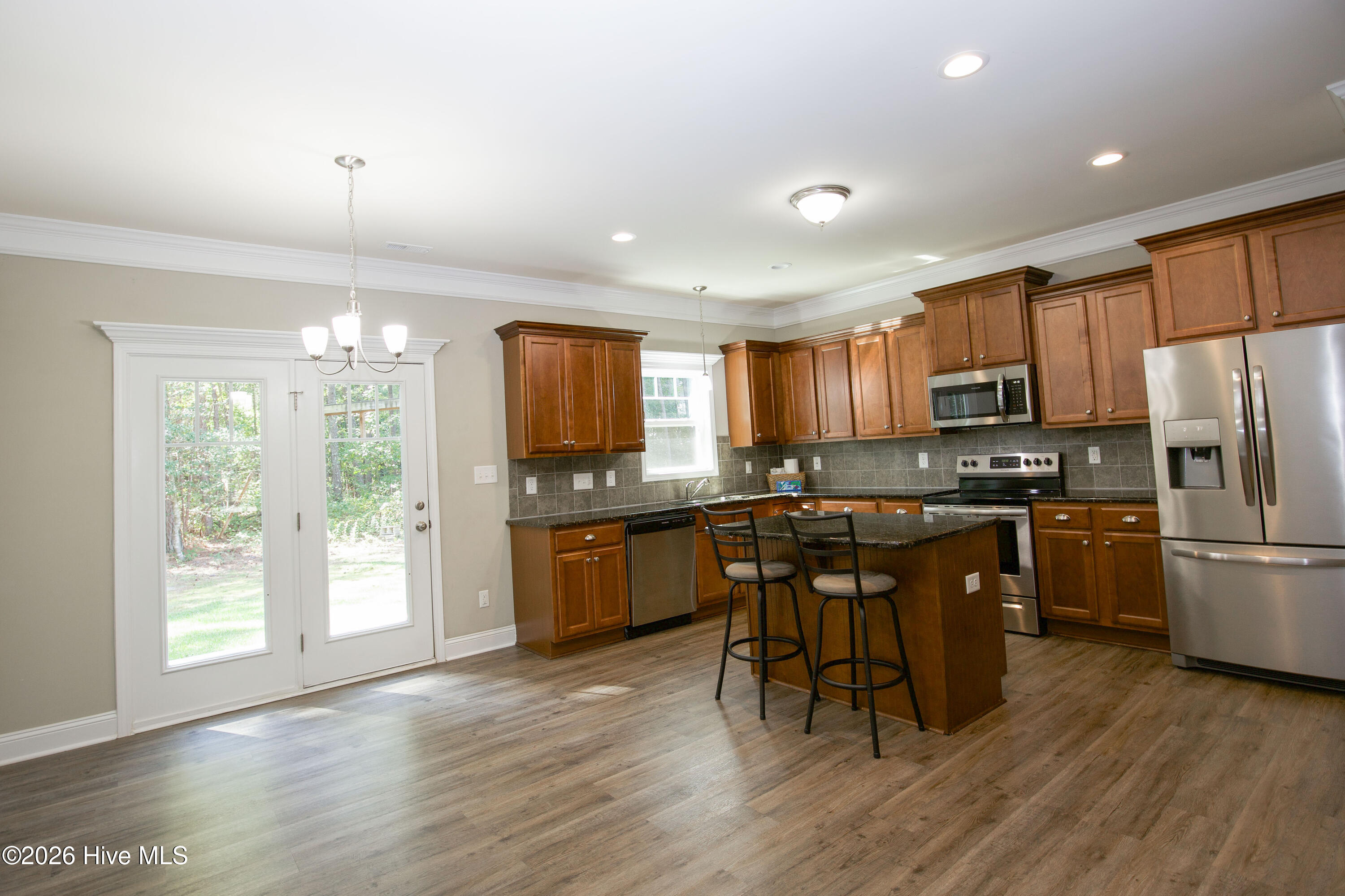 Kitchen / Dining Area