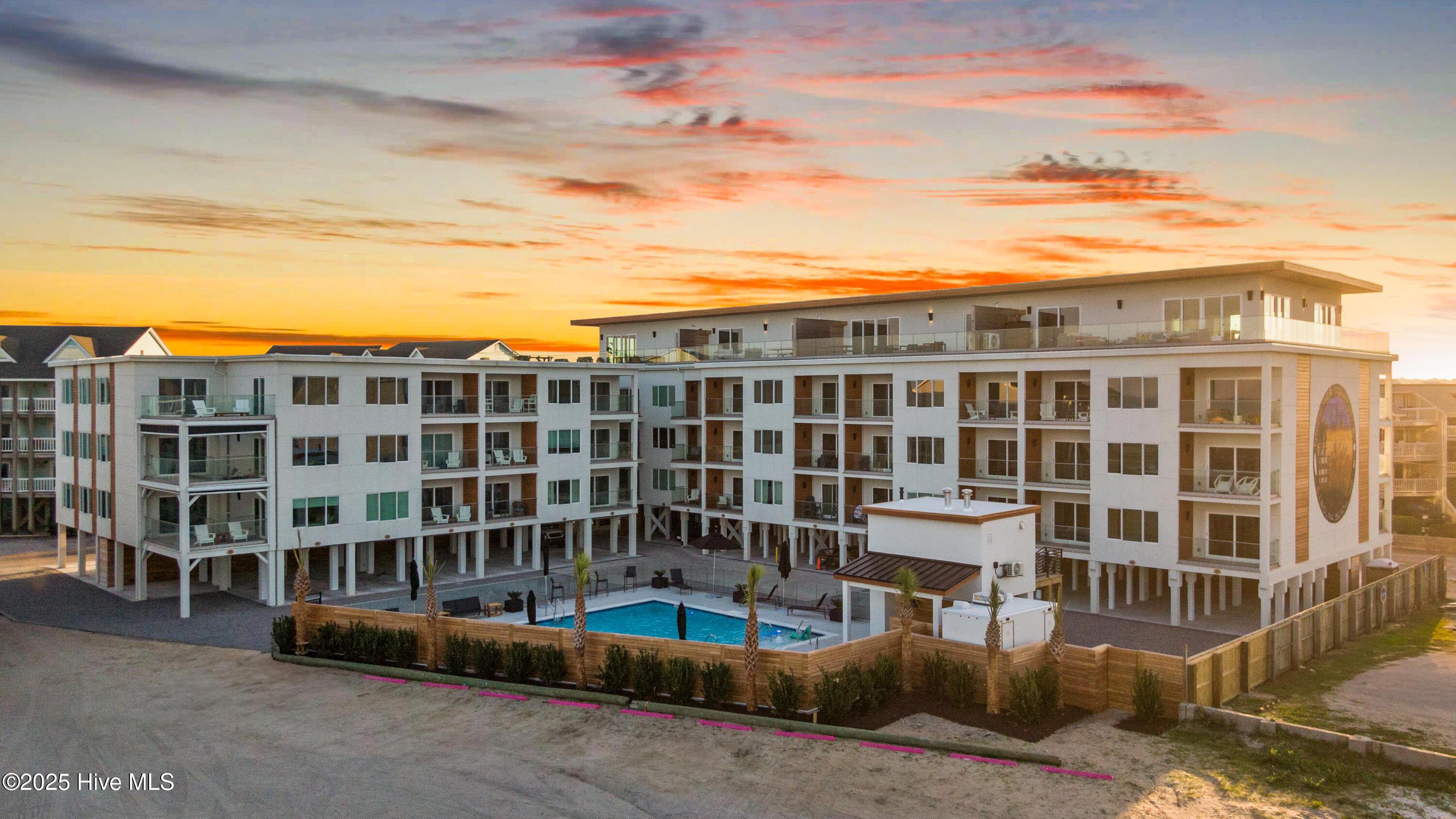 100503117 | Photo 39