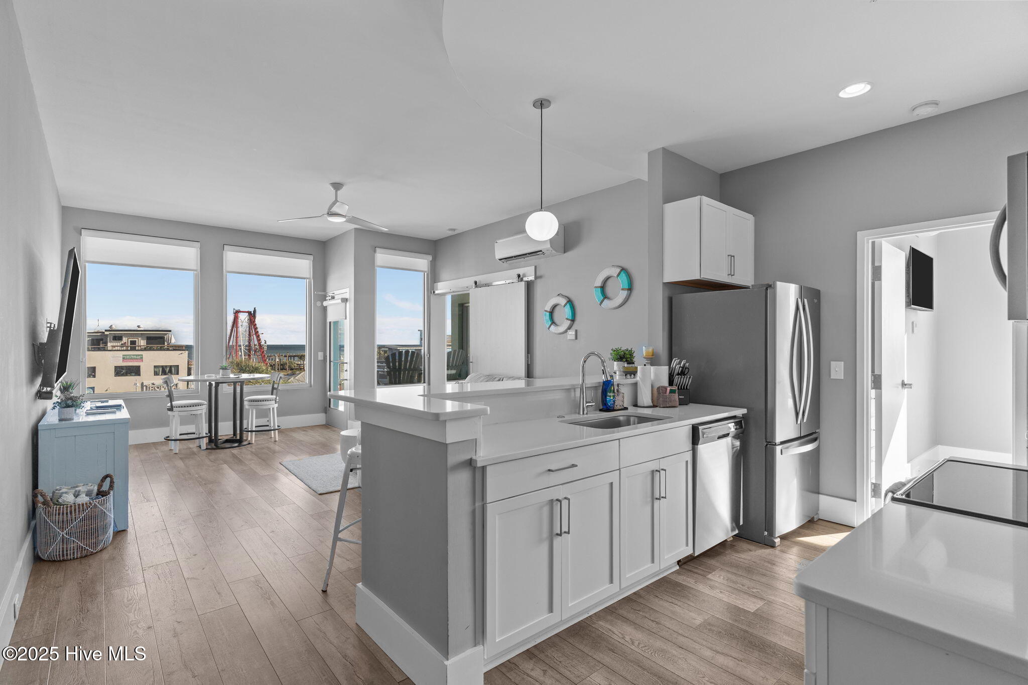 100541831 | Photo 15