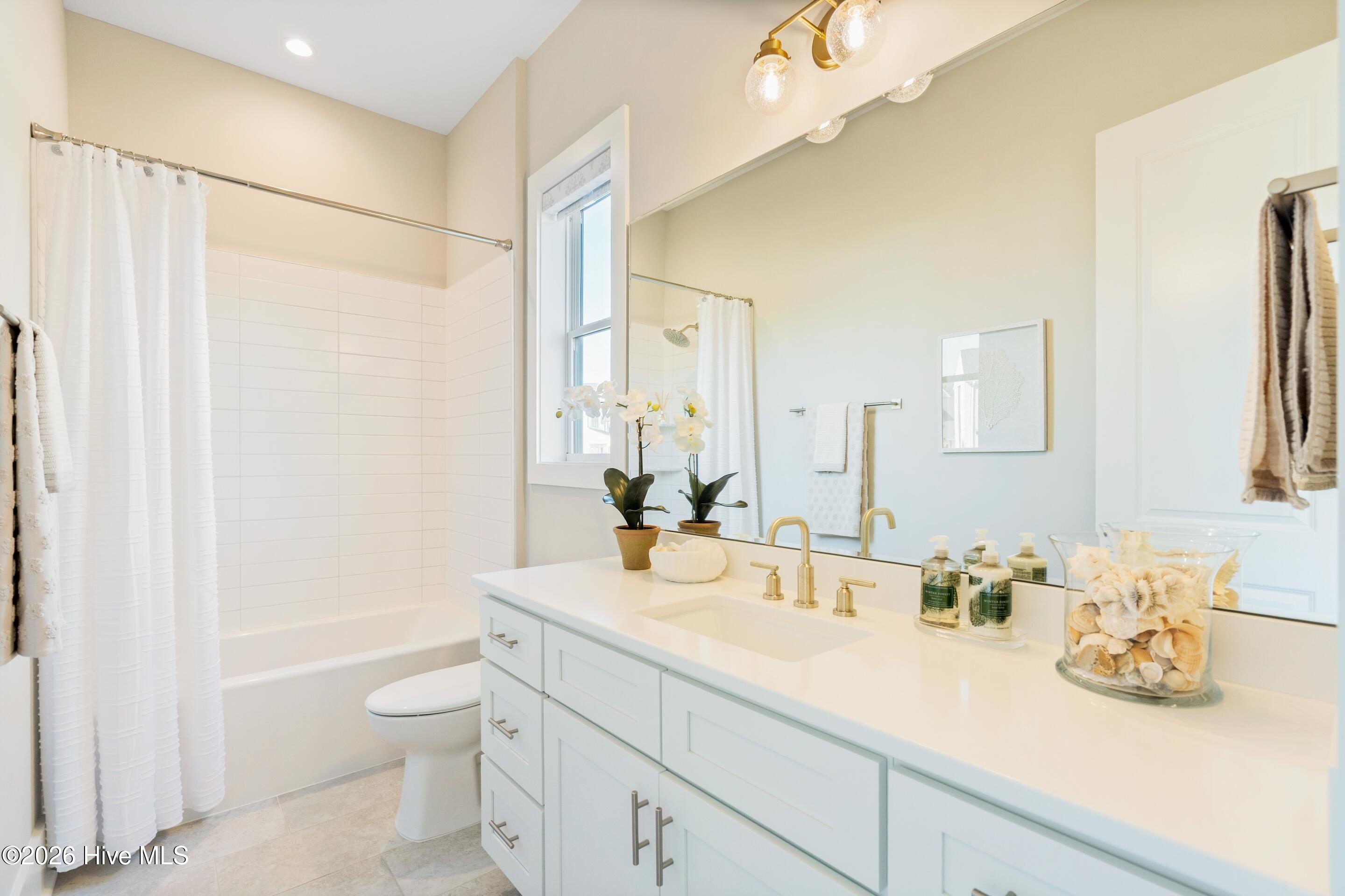 100546830 | Photo 53