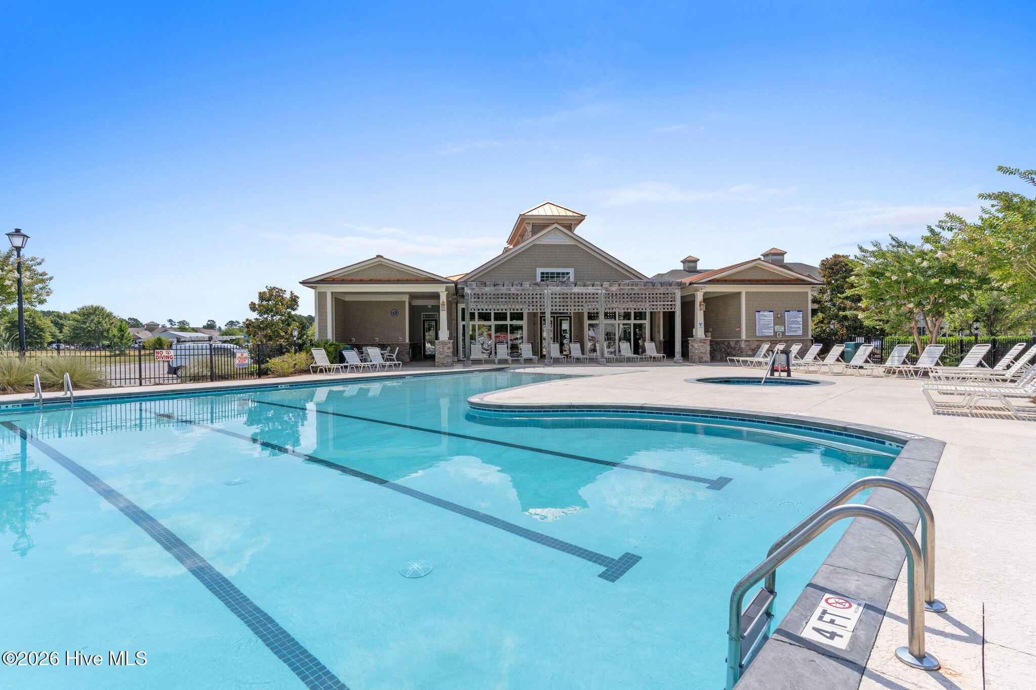 100564784 | Photo 58