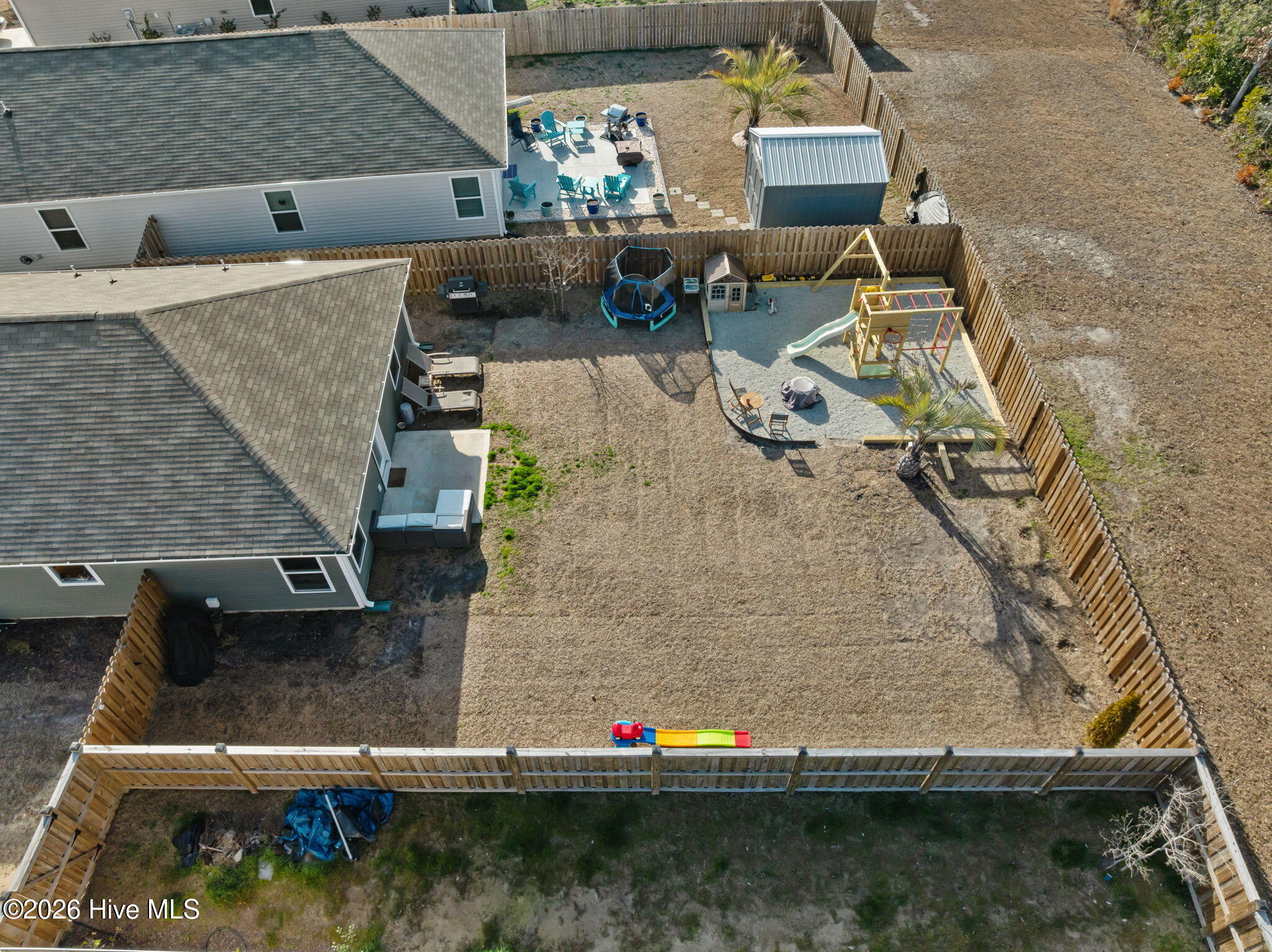 100557335 | Photo 42