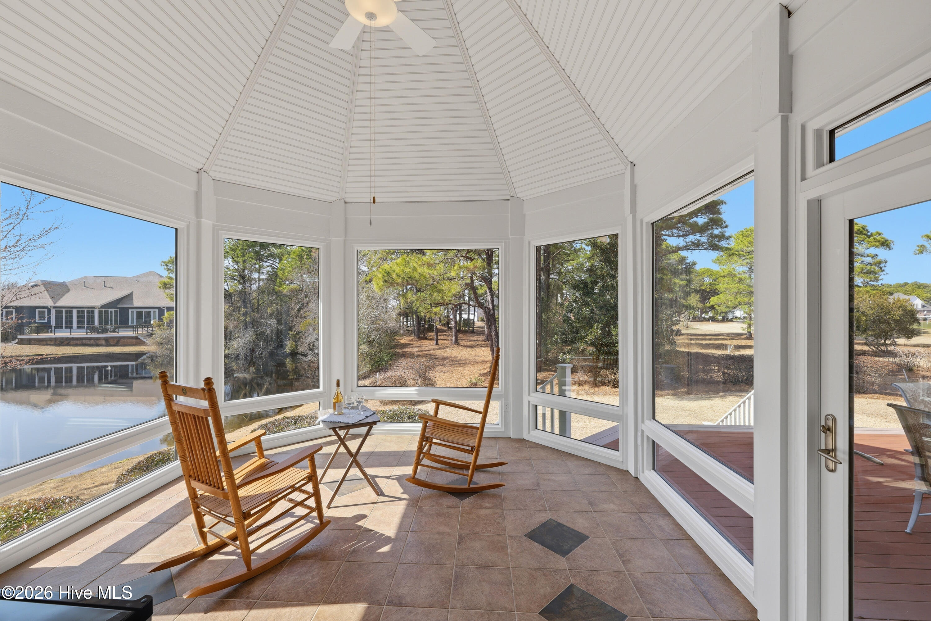 100558139 | Photo 34