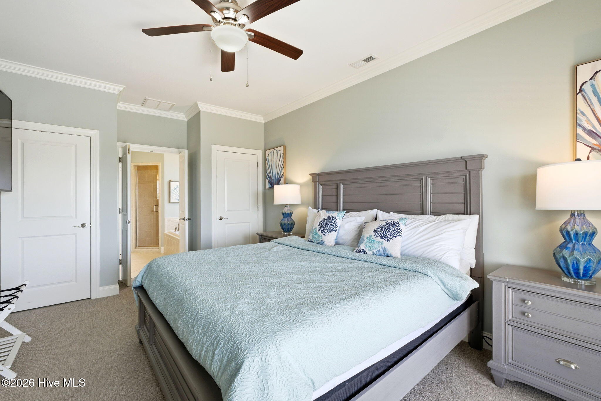 100559880 | Photo 23