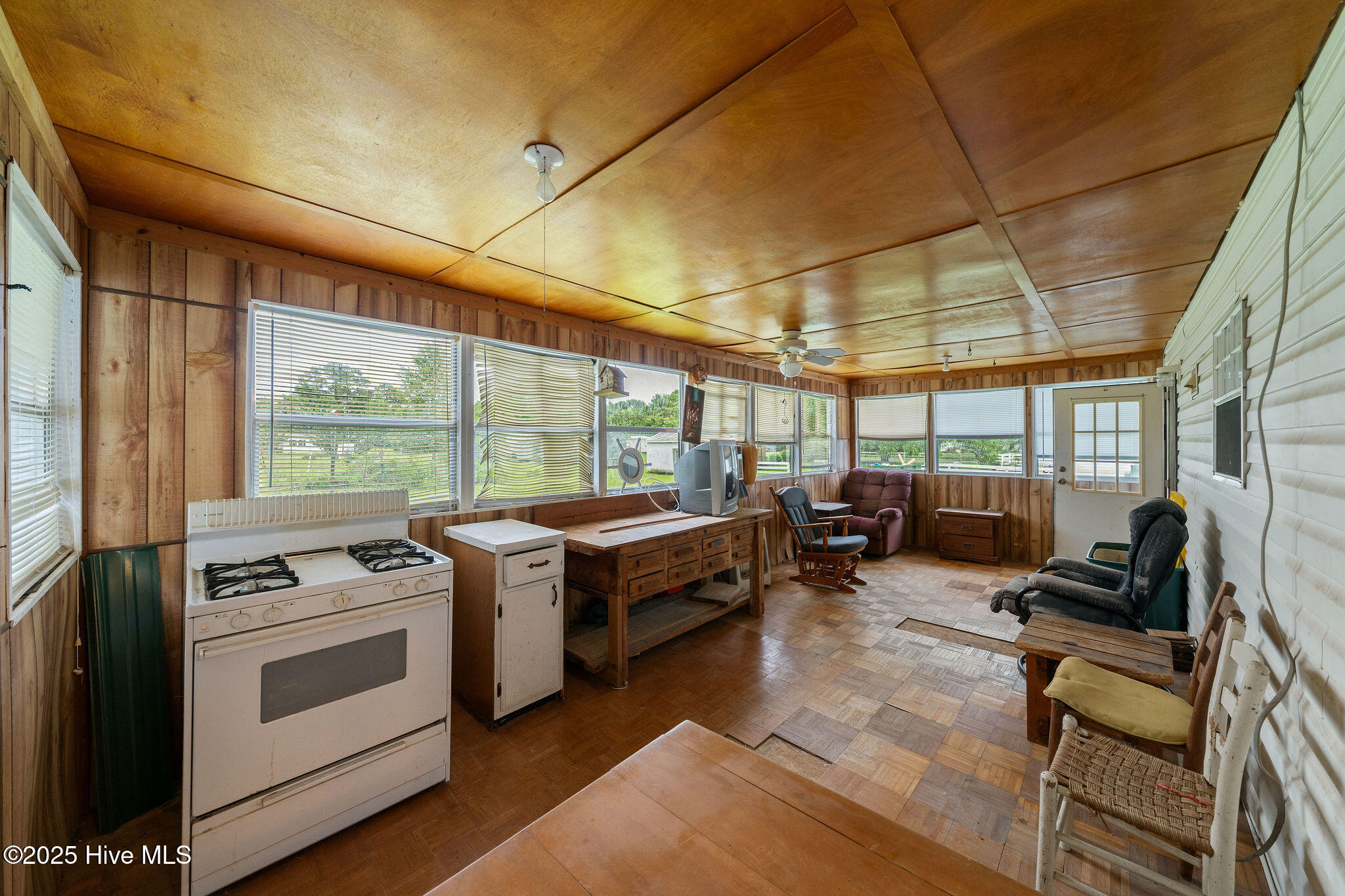 100513663 | Photo 22