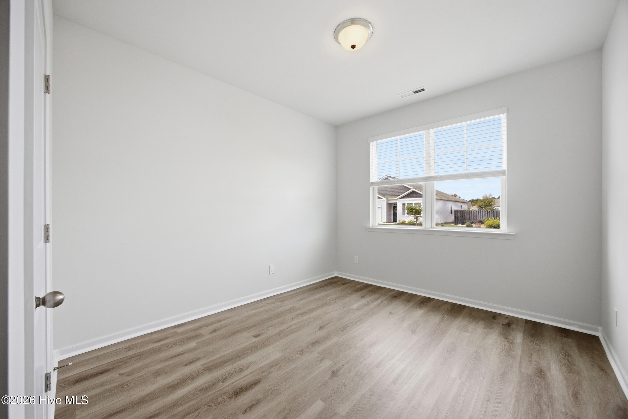 100551981 | Photo 11