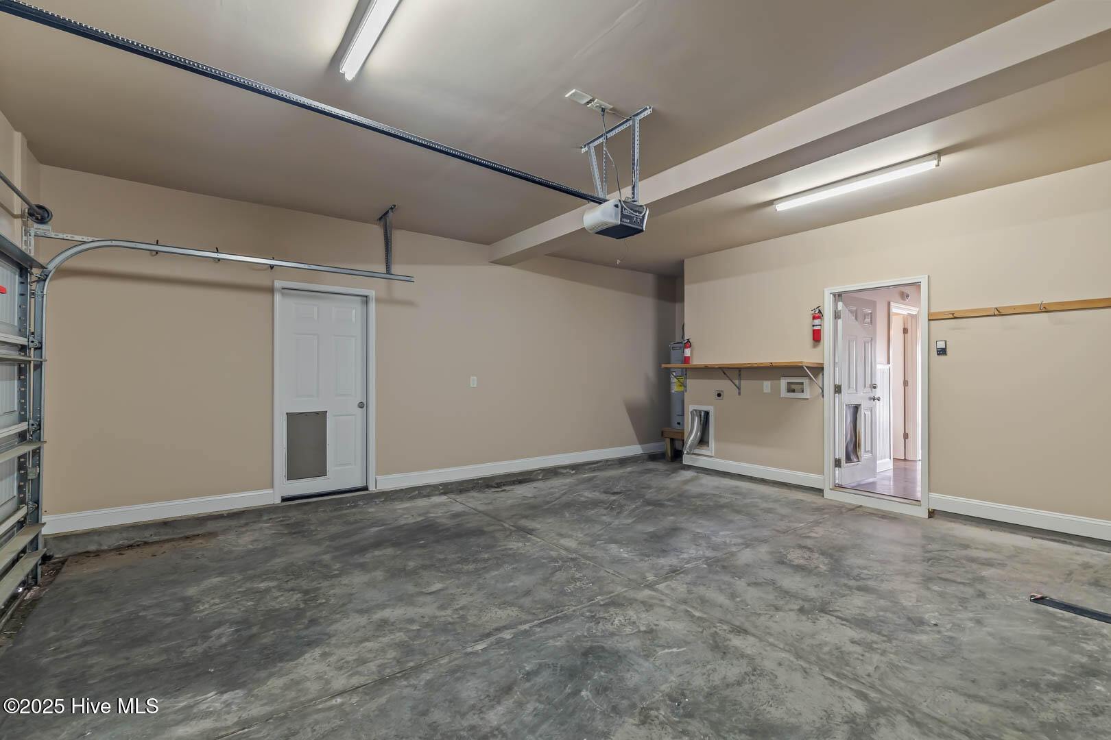 100532827 | Photo 60