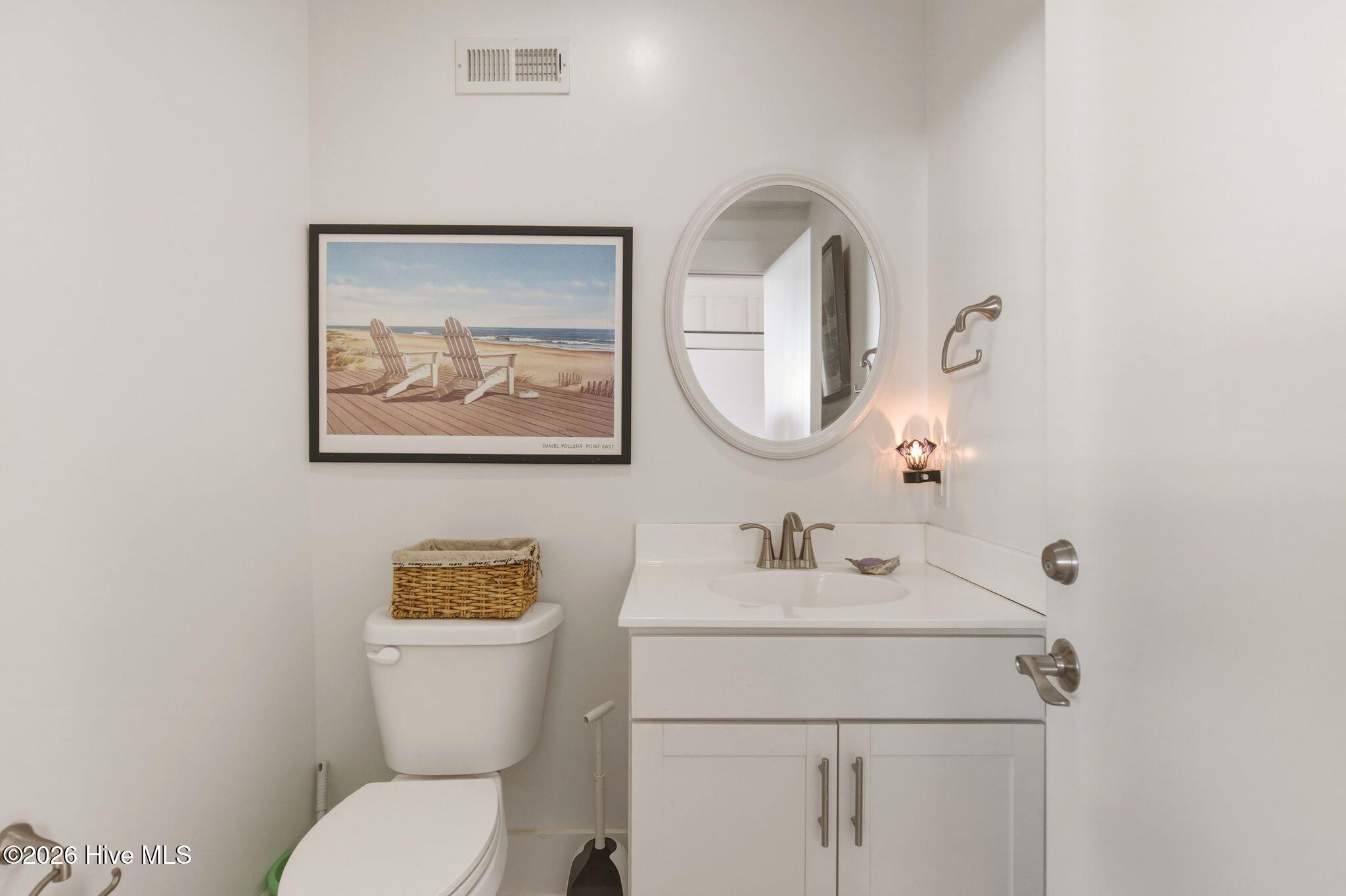 100562049 | Photo 51