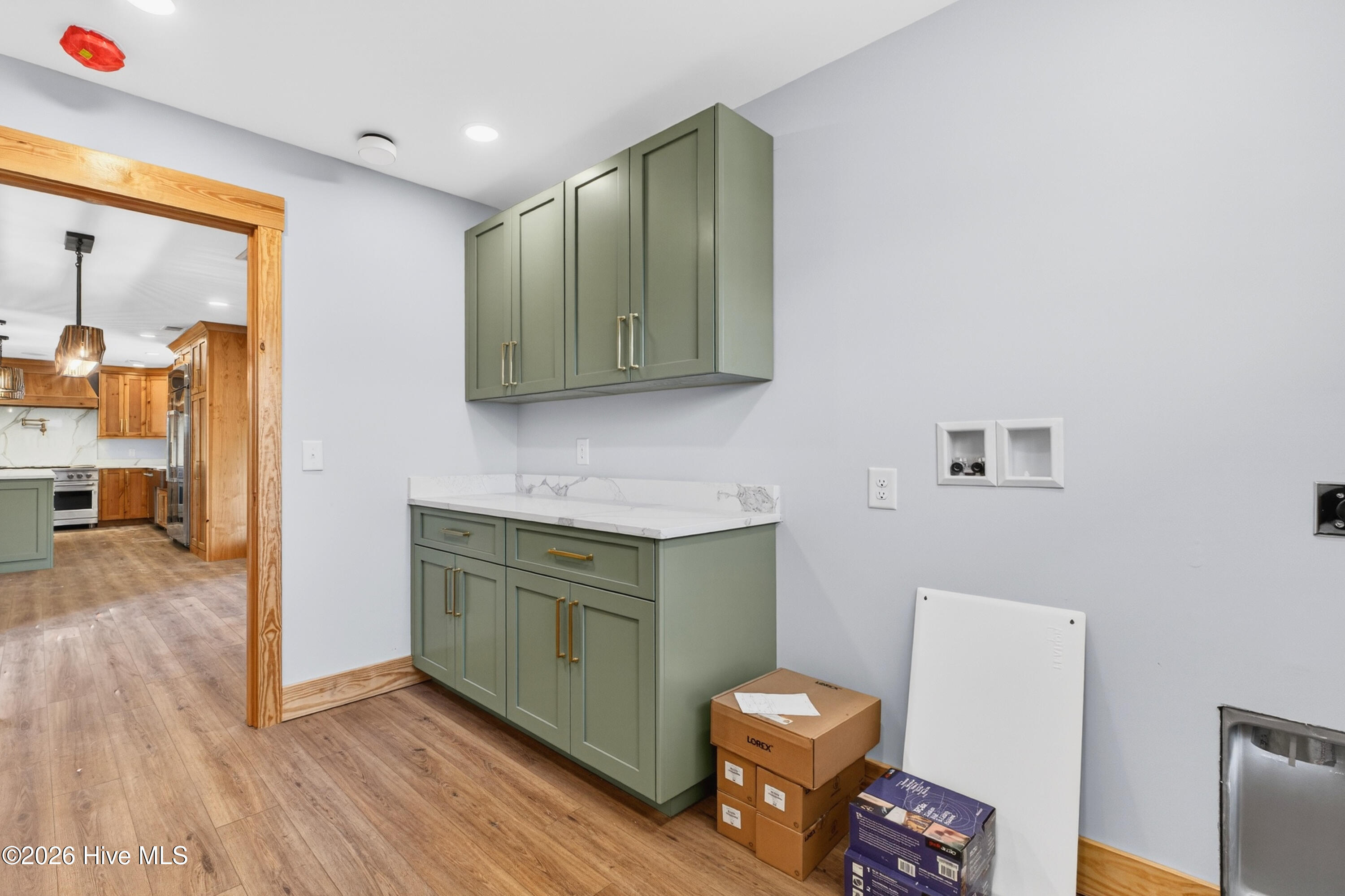 100552365 | Photo 19