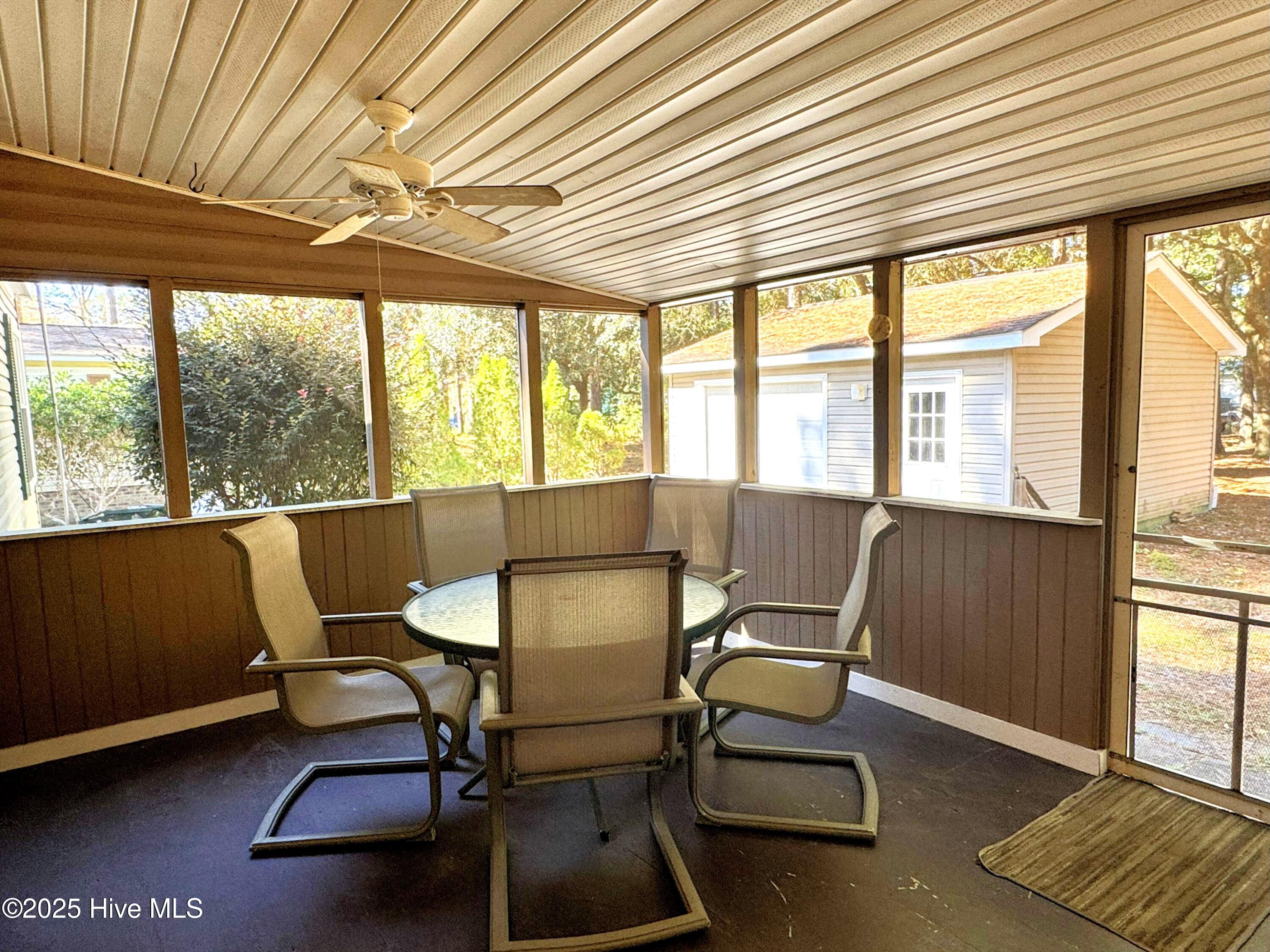 100538236 | Photo 65