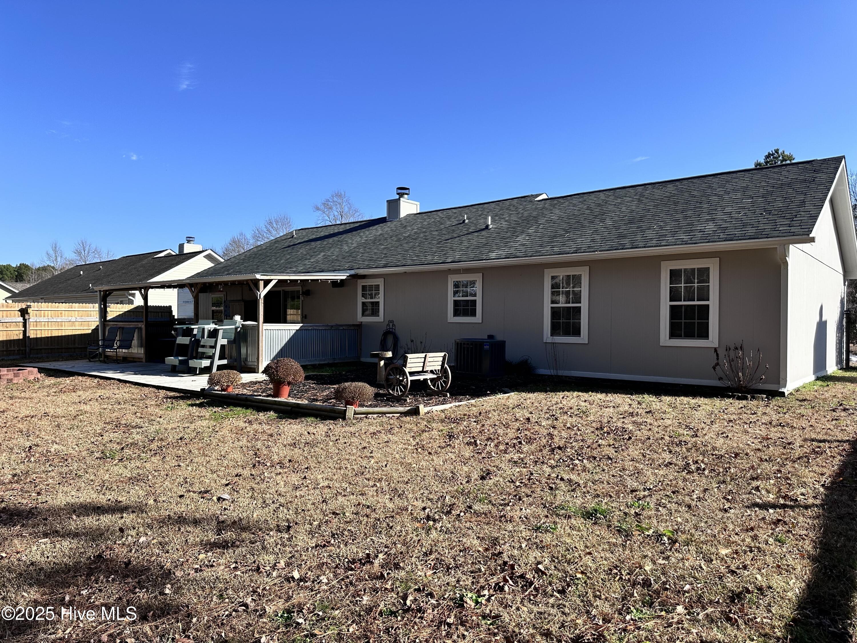 100546985 | Photo 44