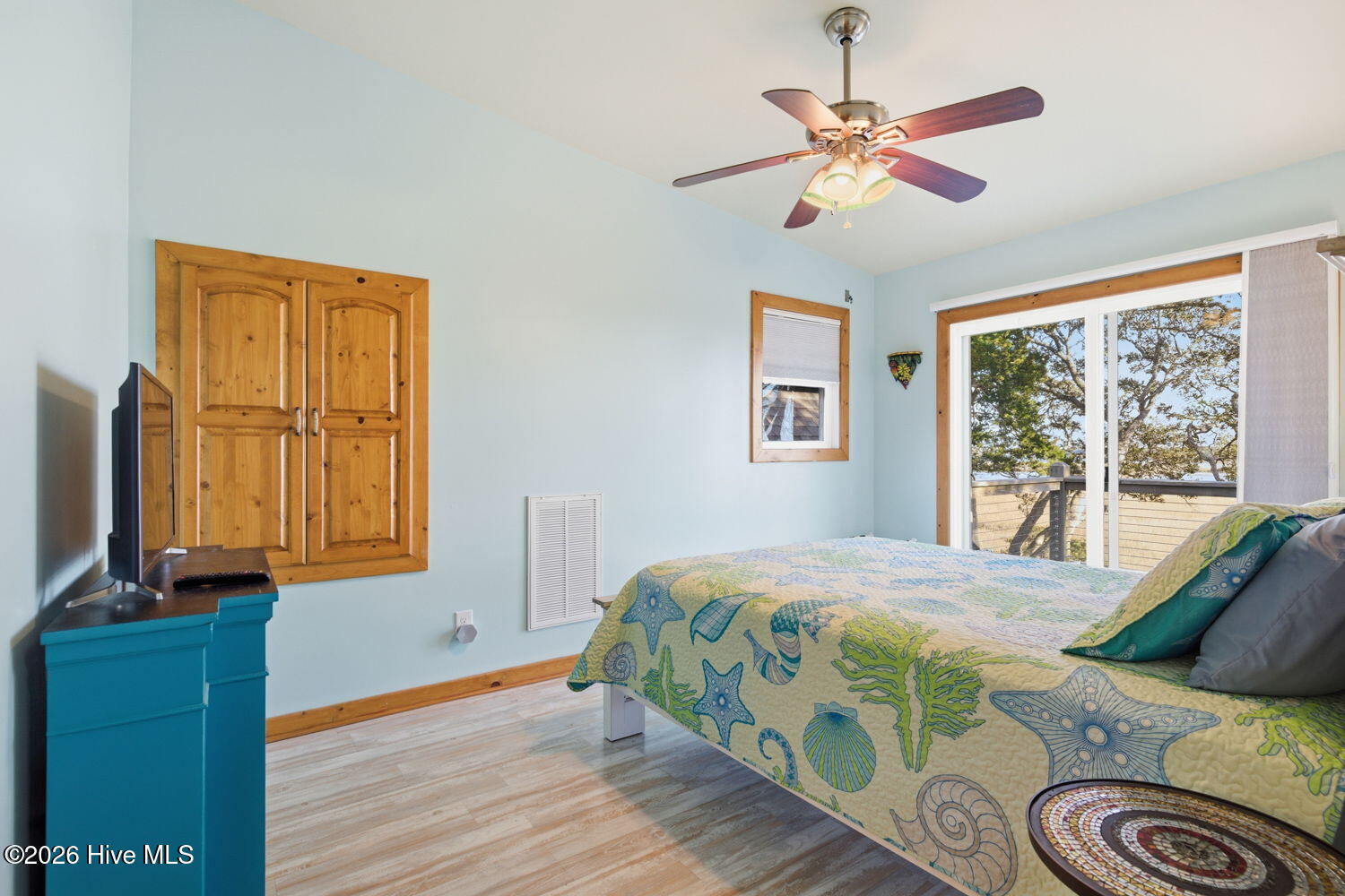 100555679 | Photo 48