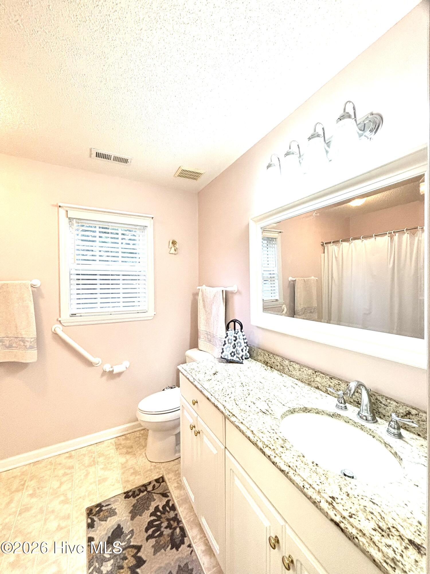 100561448 | Photo 12