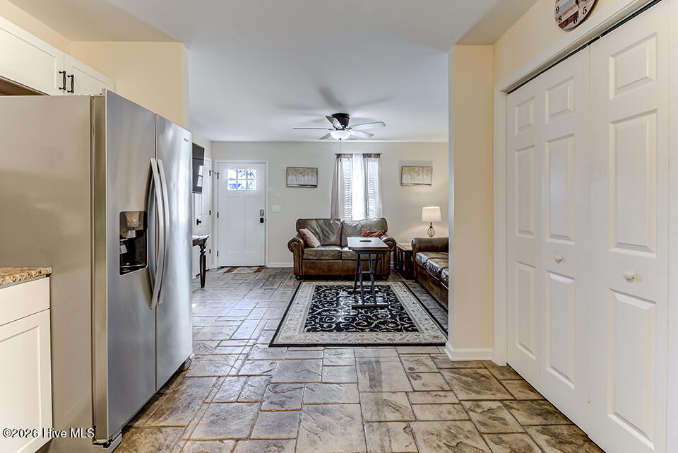 100550218 | Photo 32