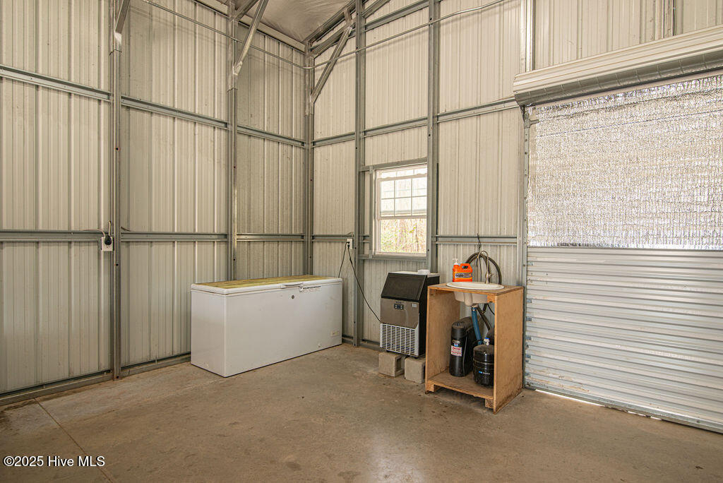 1560 White Oak River Road,Maysville