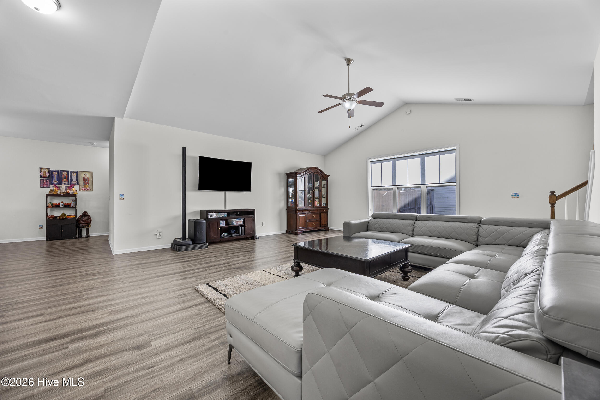 100552443 | Photo 10