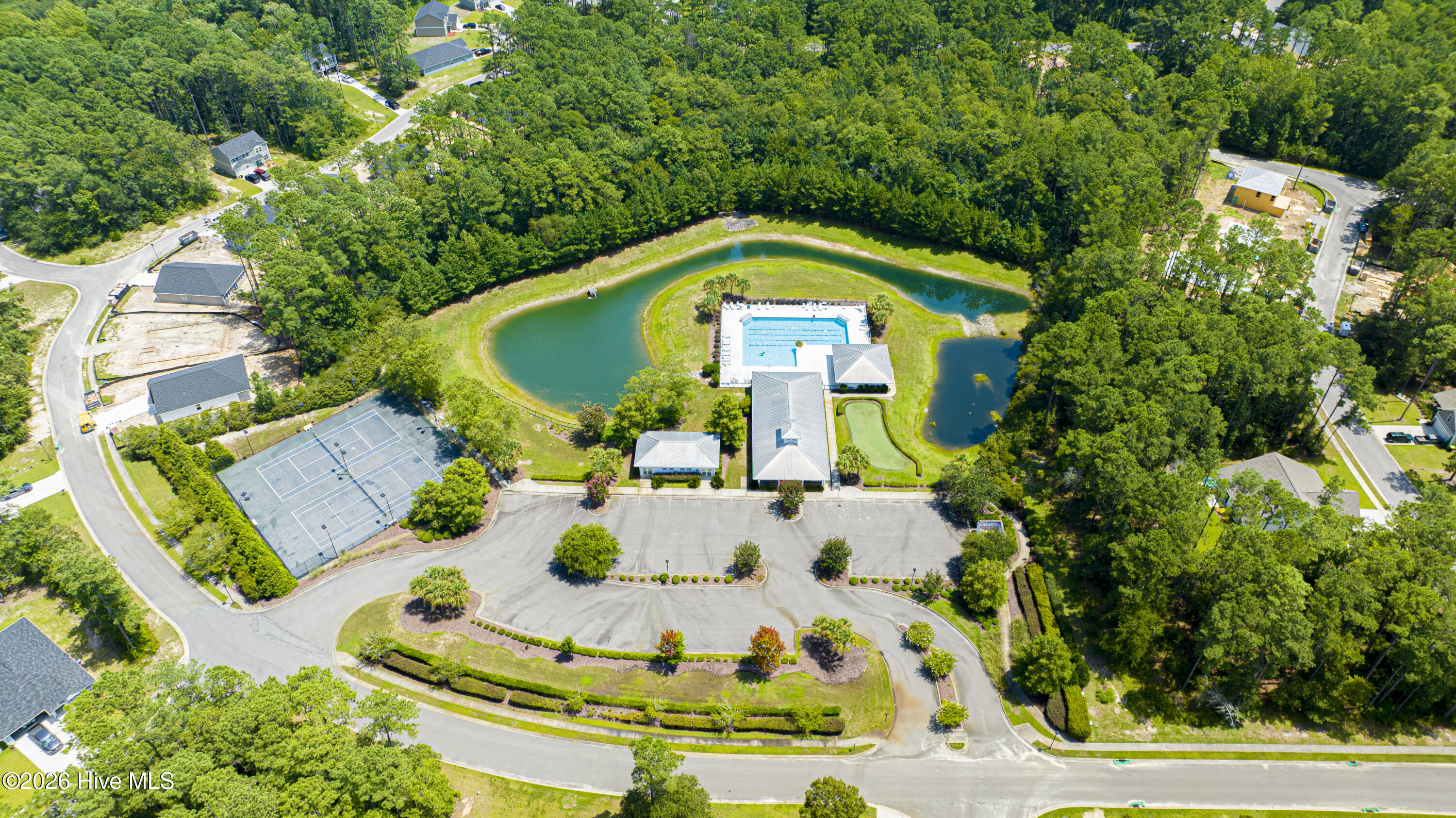 100569984 | Photo 18