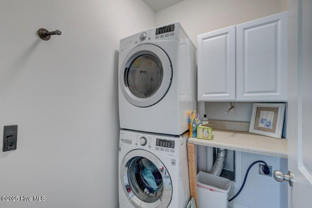 100552801 | Photo 44