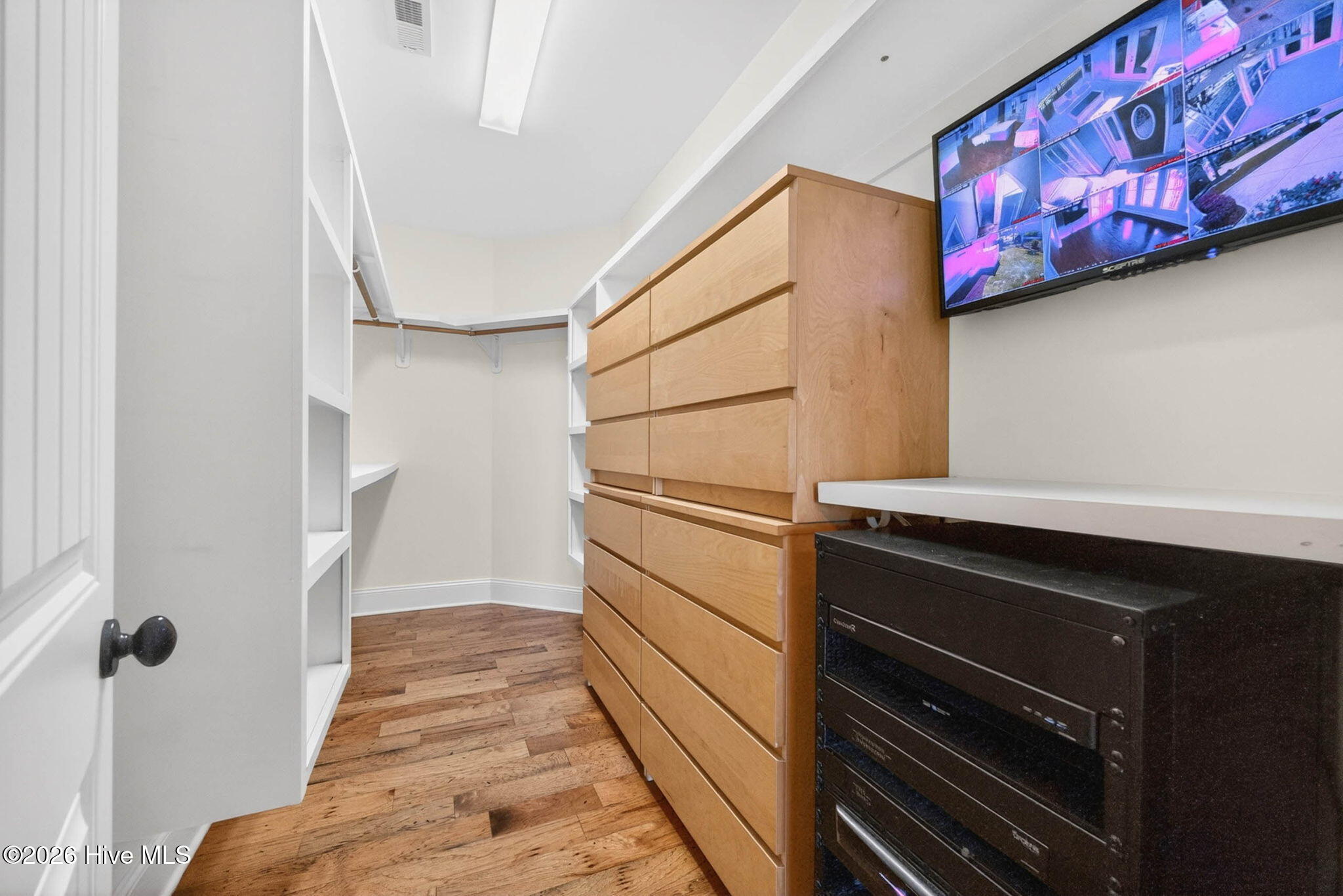 100567612 | Photo 44