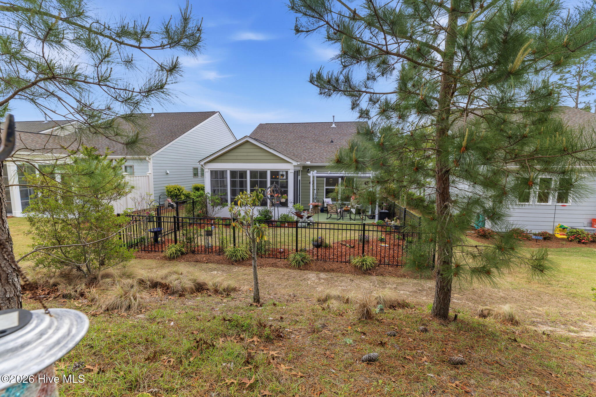 100565858 | Photo 45