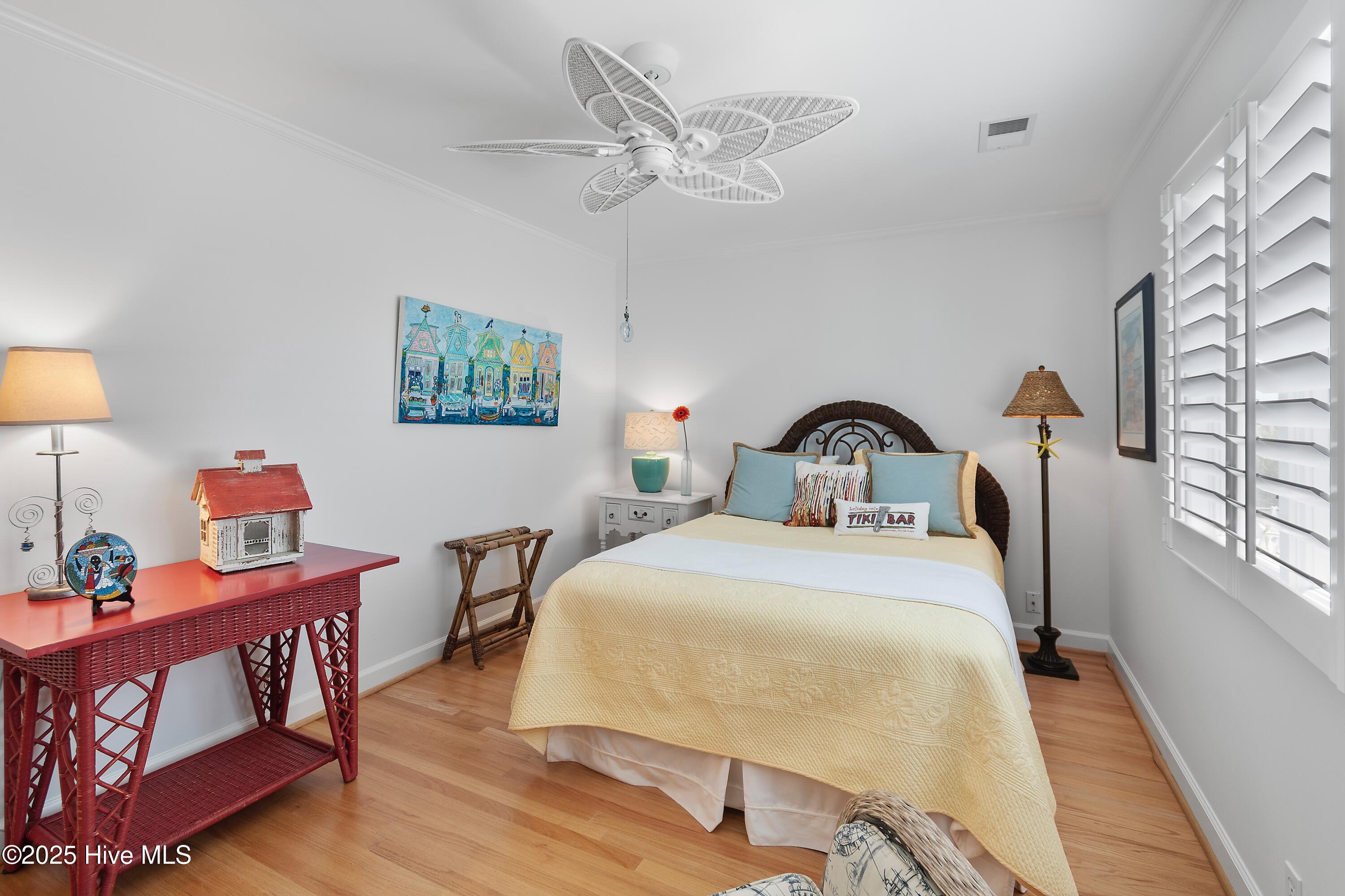 100527373 | Photo 33