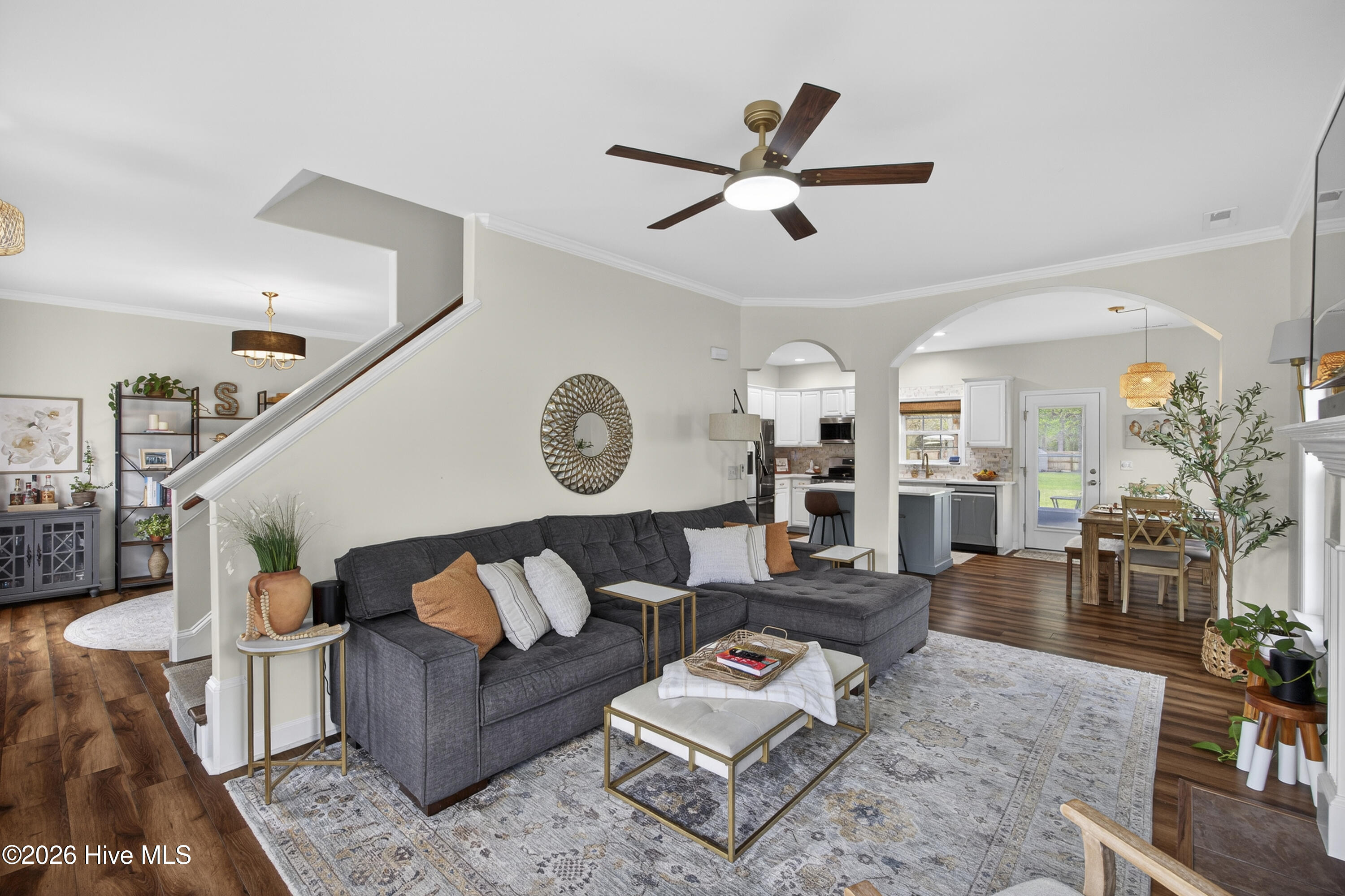 100565225 | Photo 18