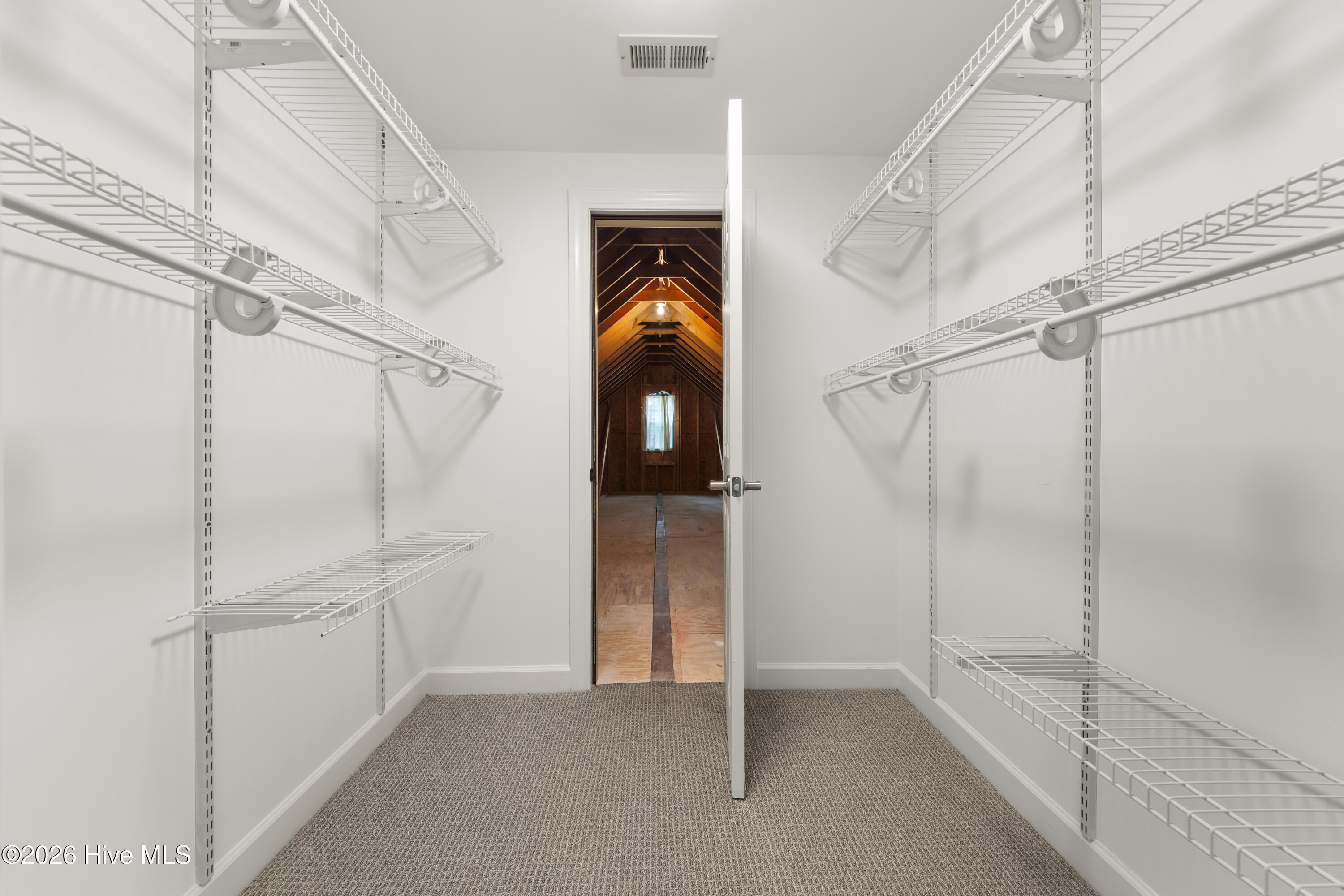 100555954 | Photo 51