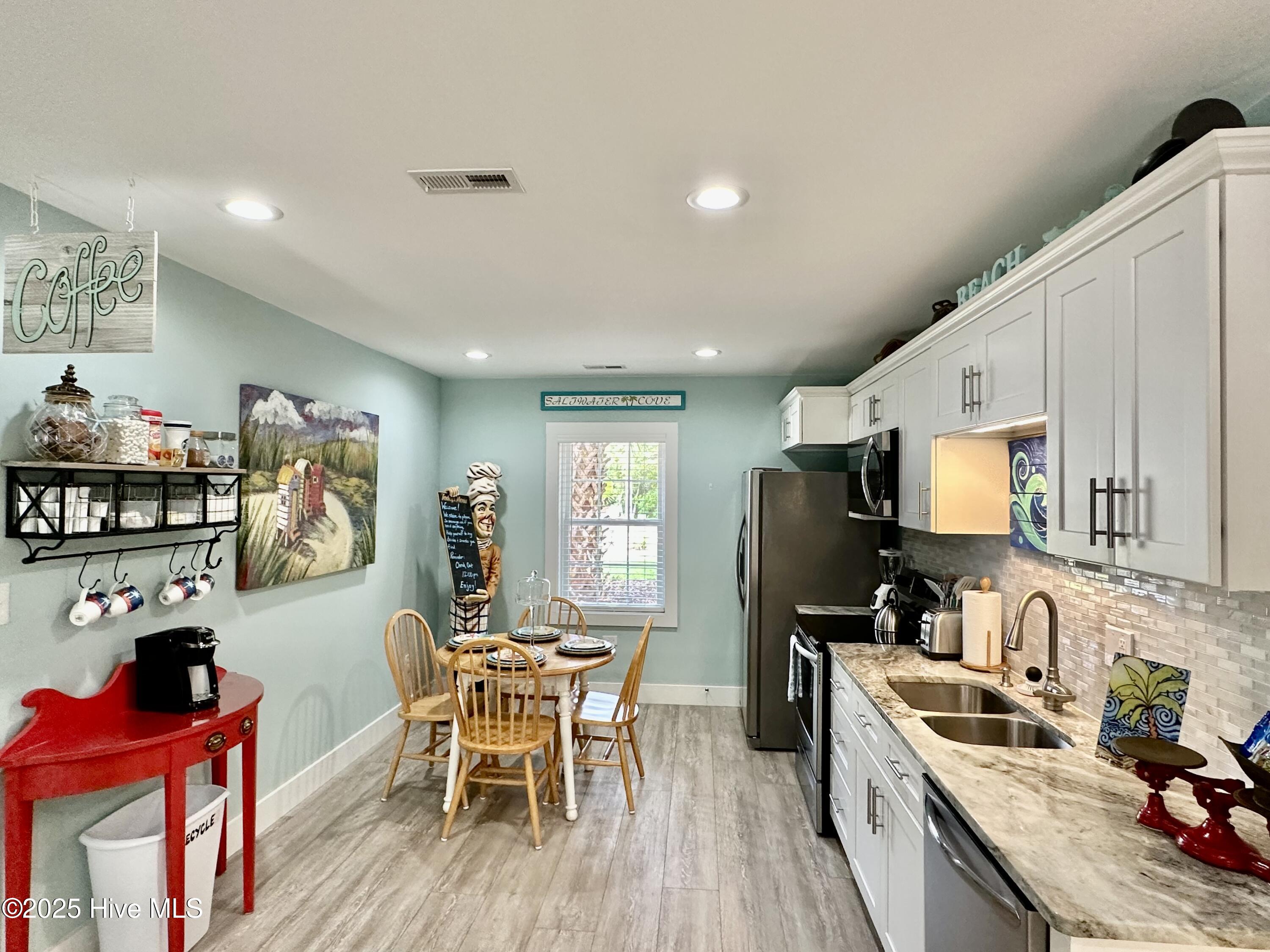 100559925 | Photo 58