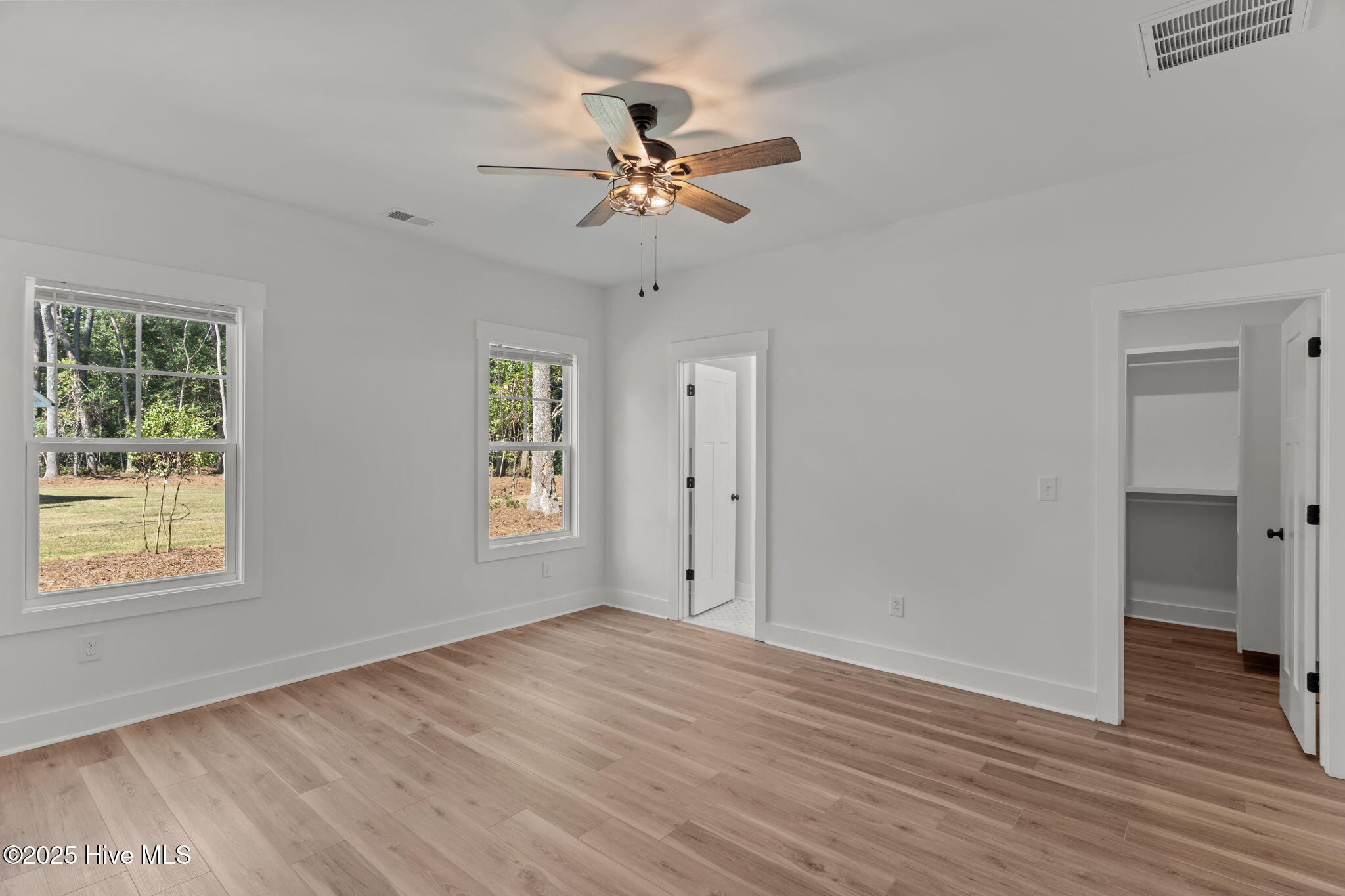 100531709 | Photo 21