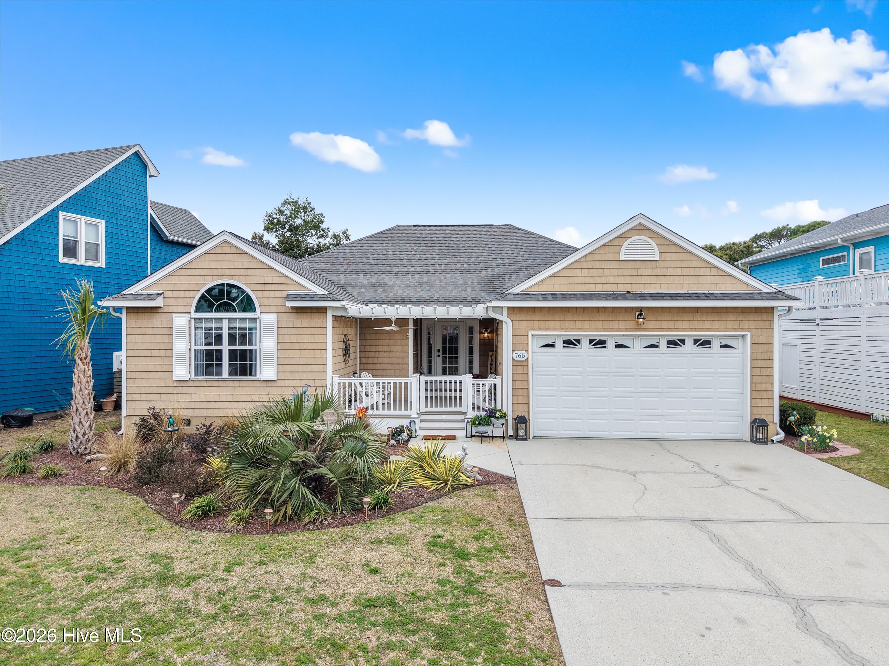 100558104 | Photo 11