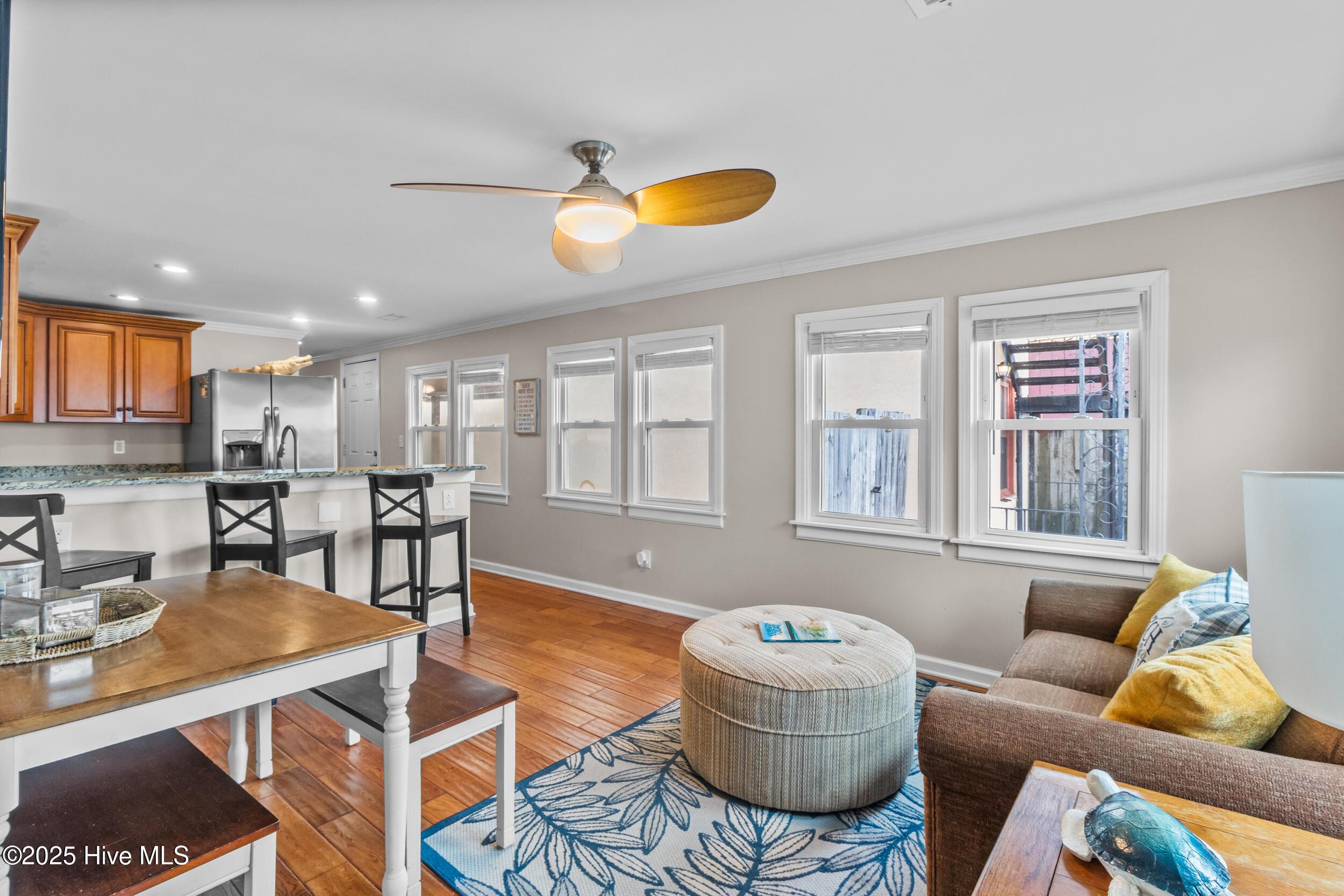 100560674 | Photo 13