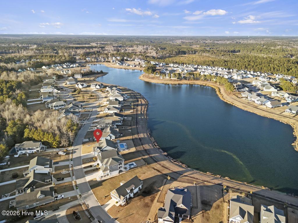 100569844 | Photo 86