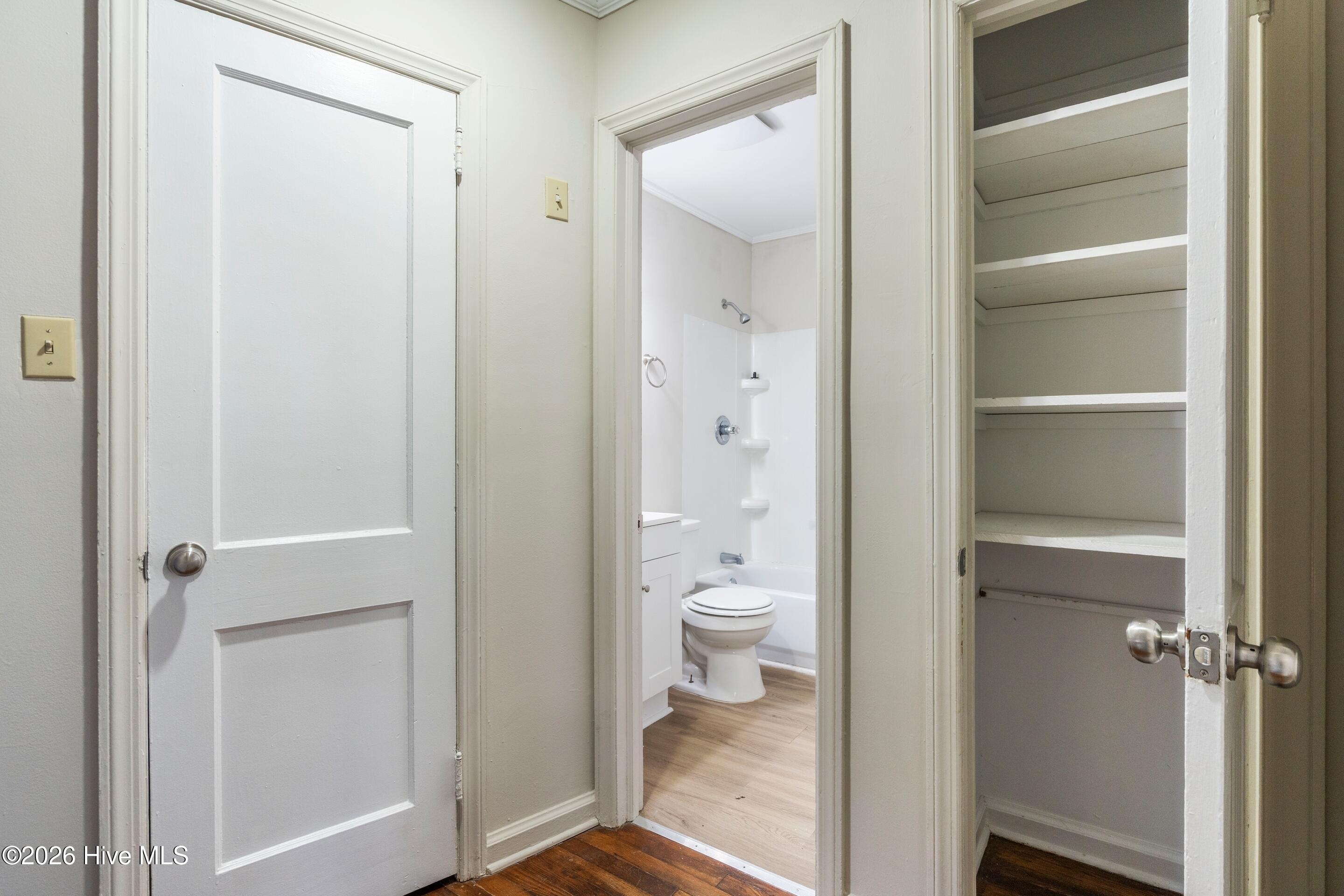 100547310 | Photo 14