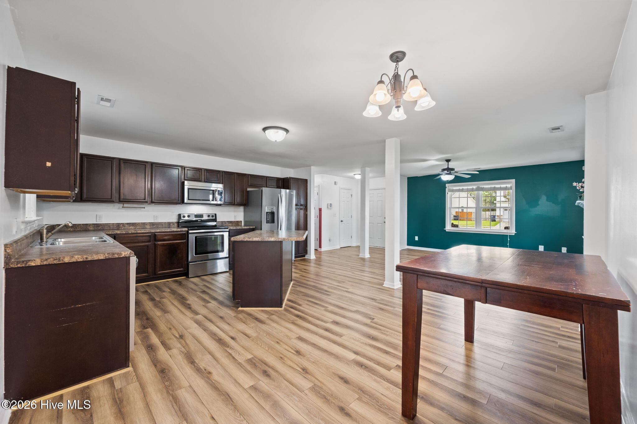 100565061 | Photo 15