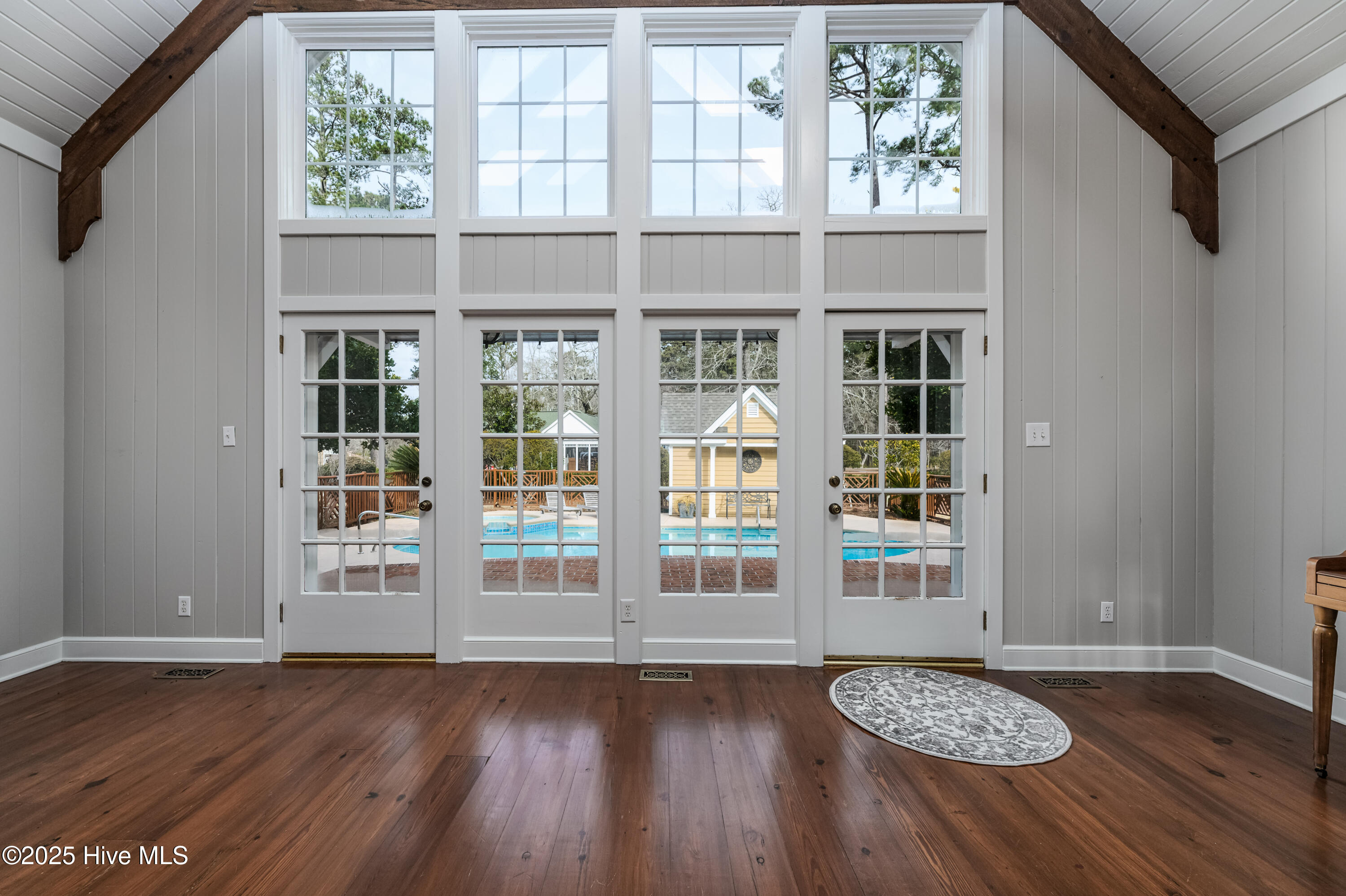 100485107 | Photo 20