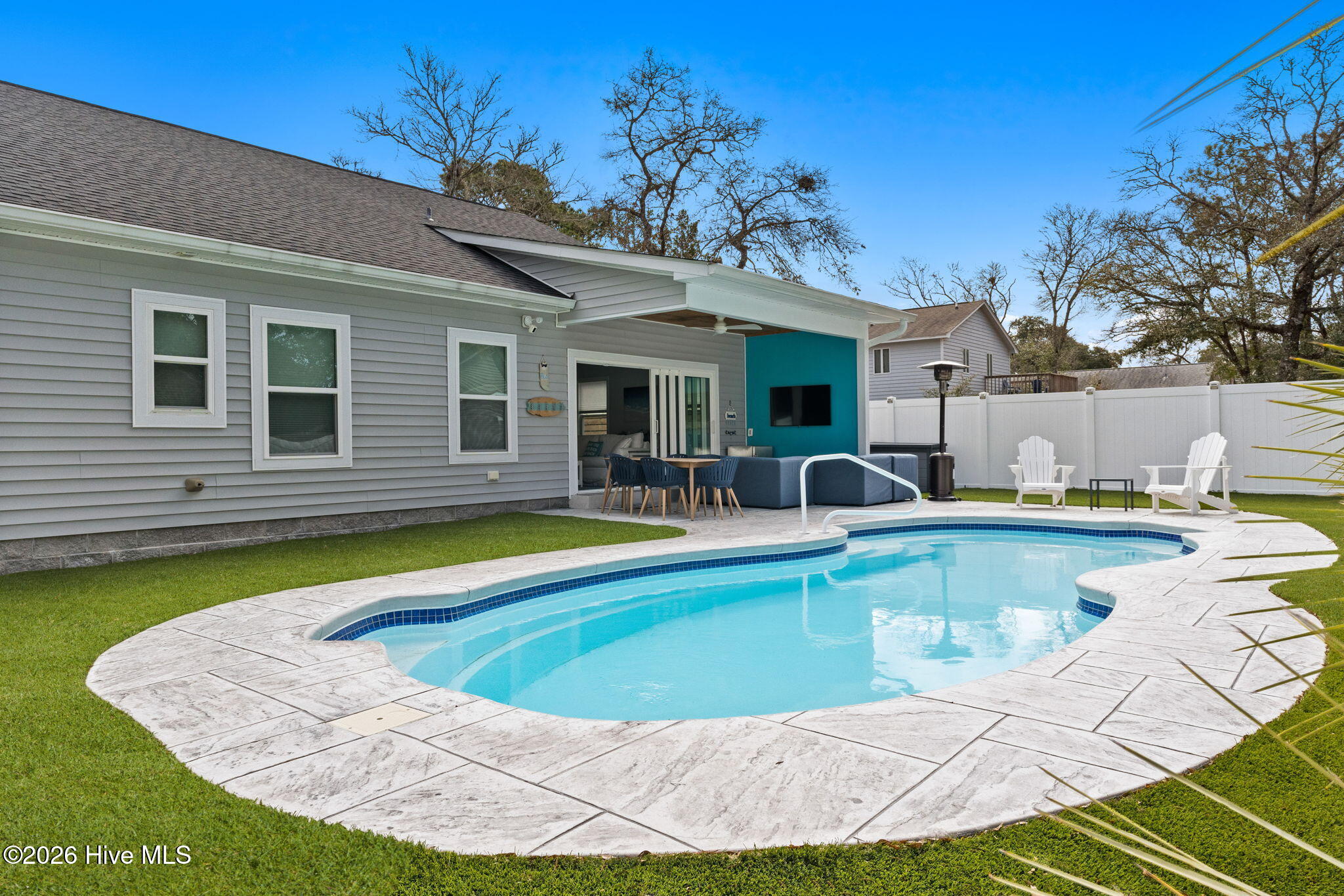 100568020 | Photo 29