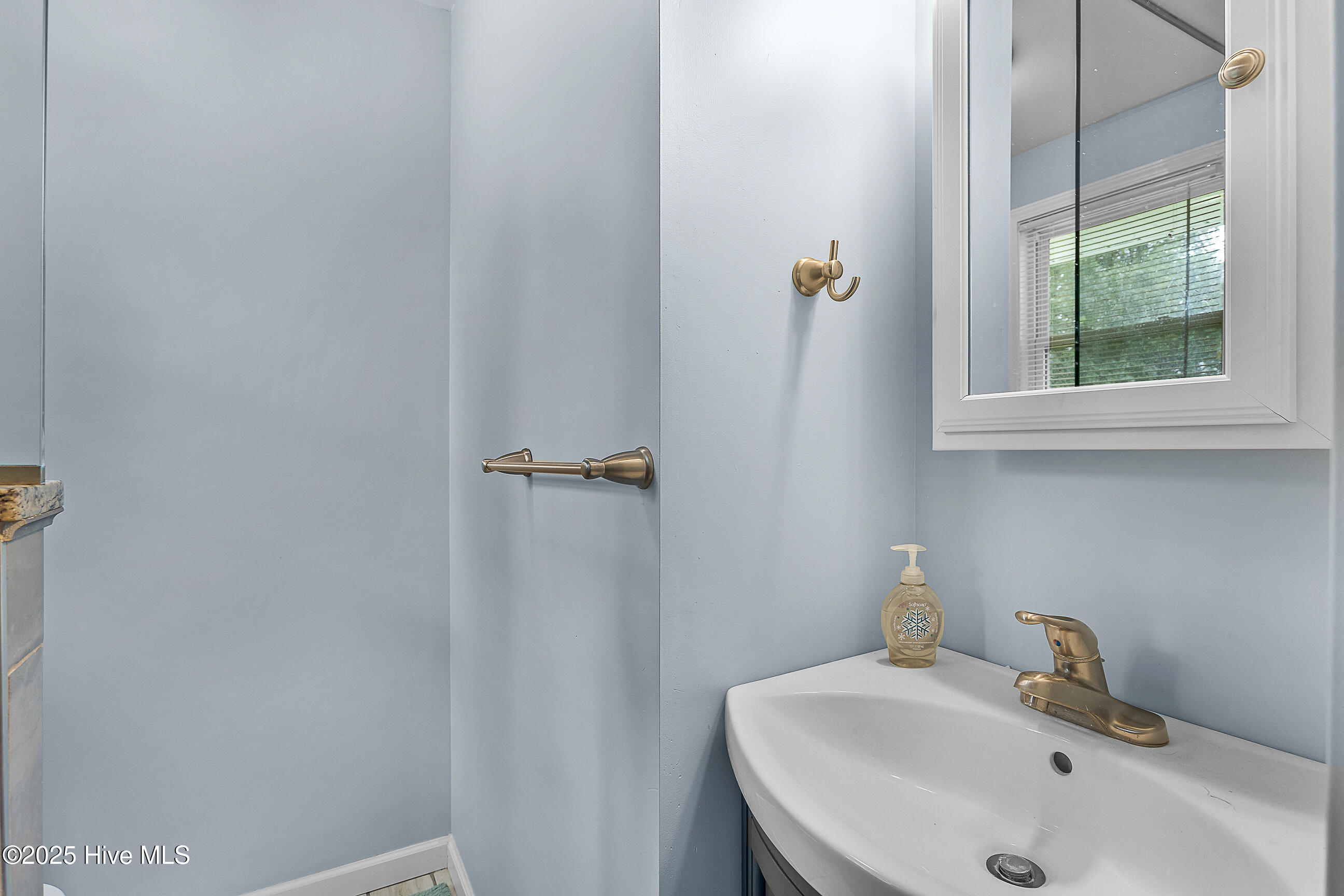 100538598 | Photo 15