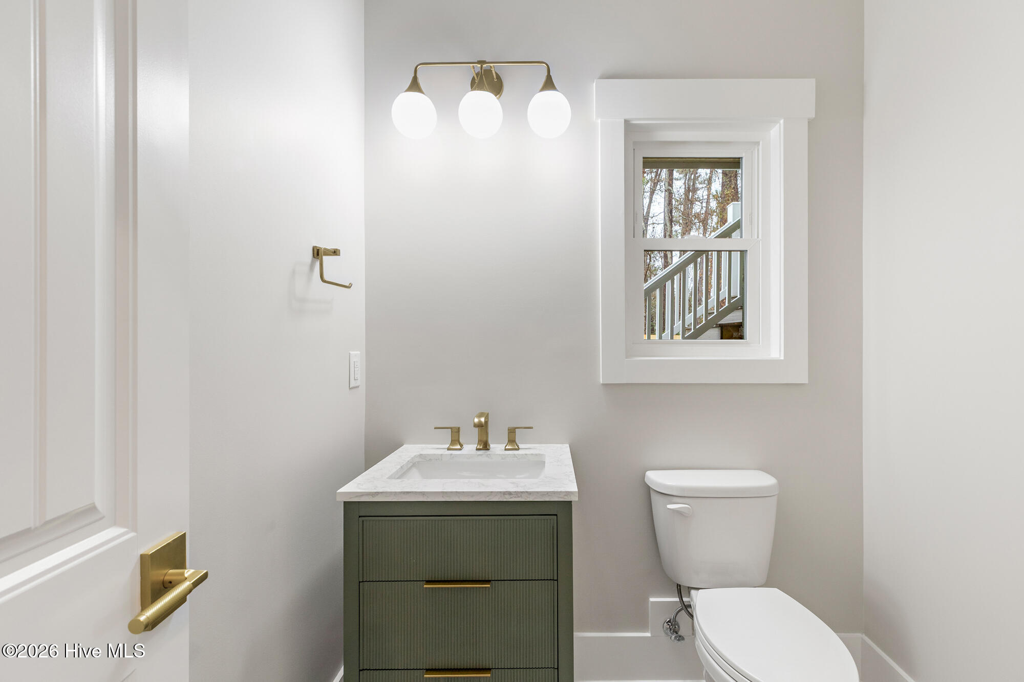 100516902 | Photo 173