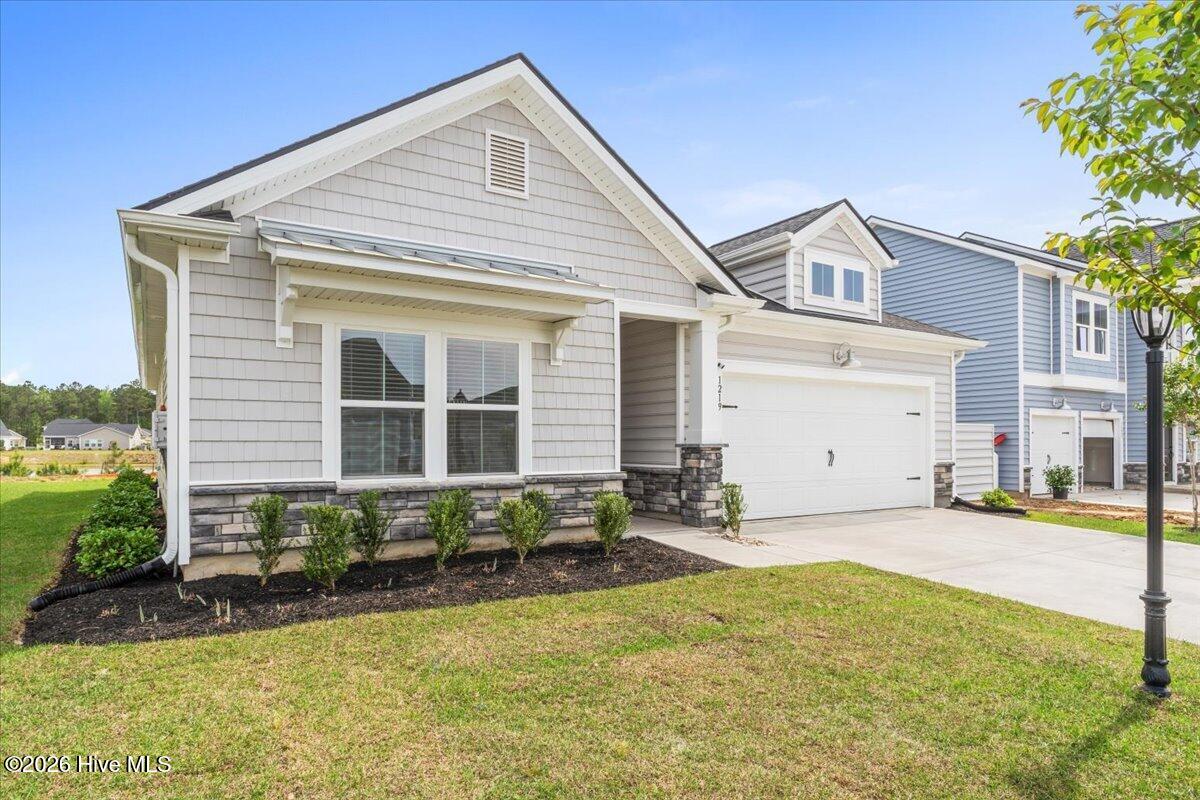 100567069 | Photo 40