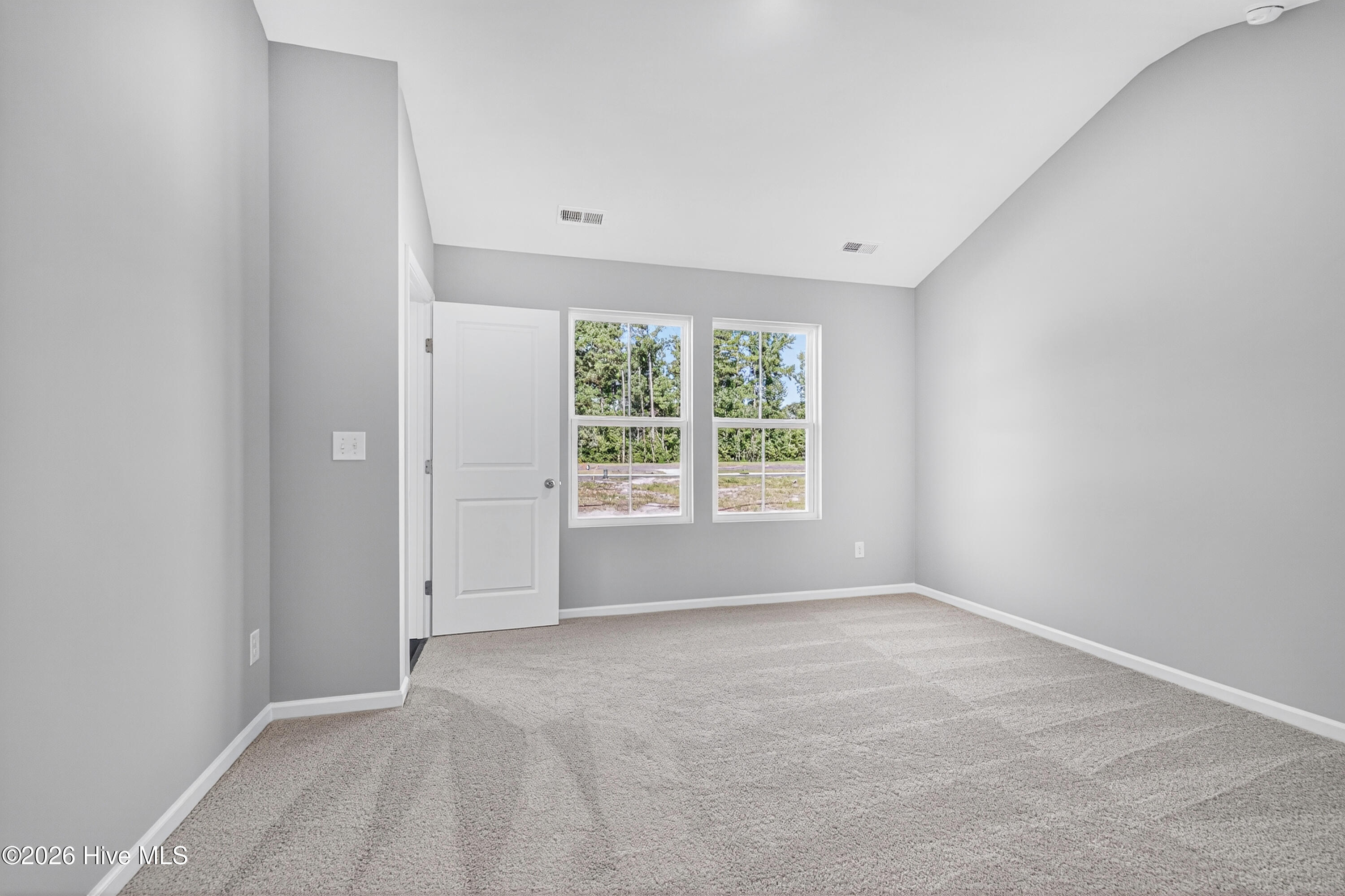 100565447 | Photo 30