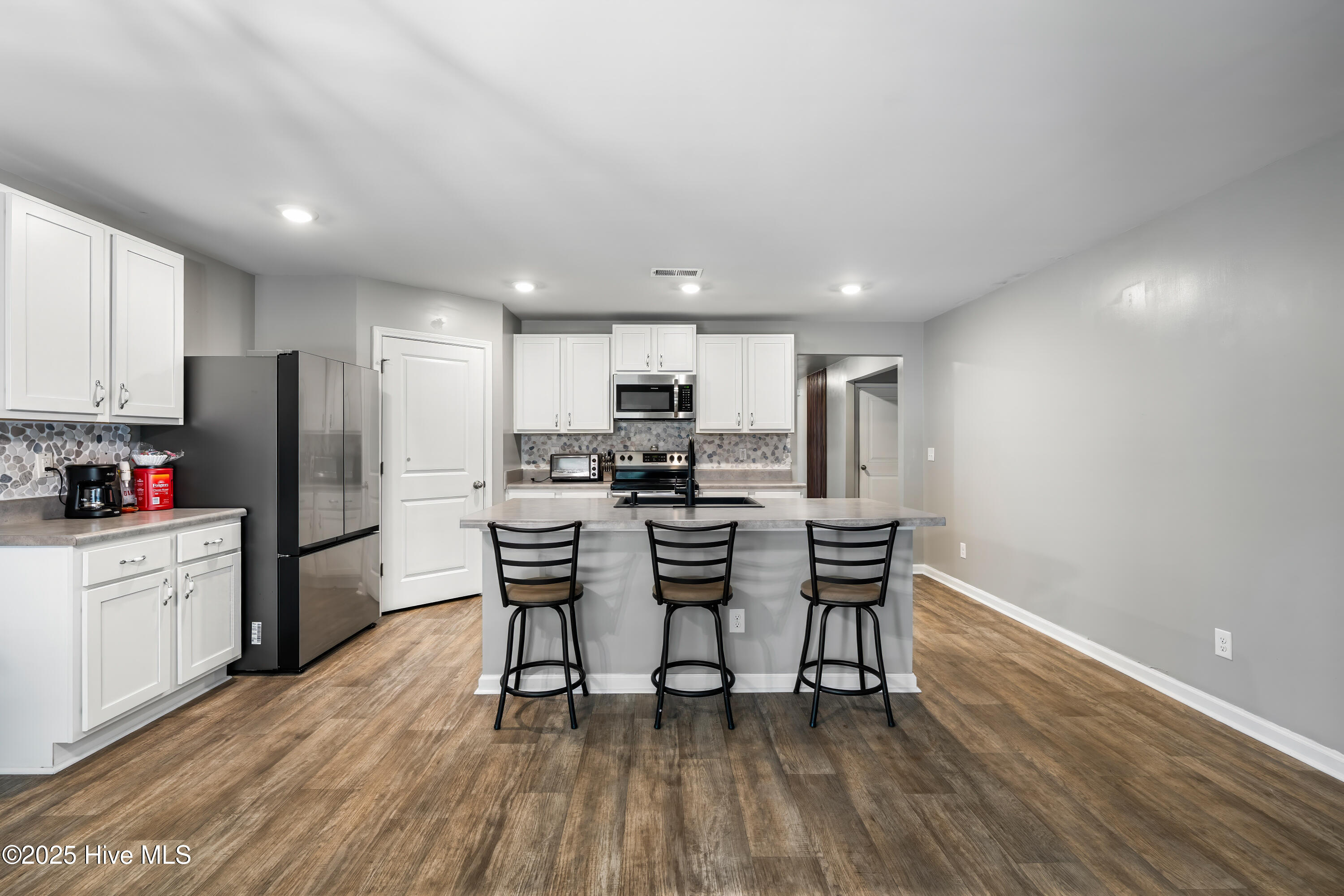 100538063 | Photo 25