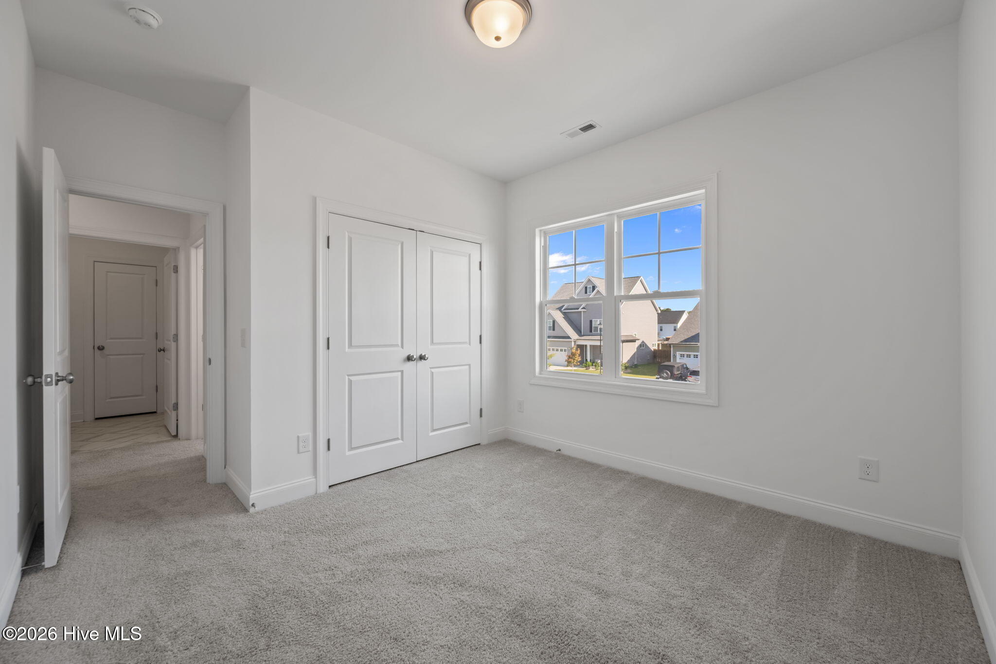 100567807 | Photo 50