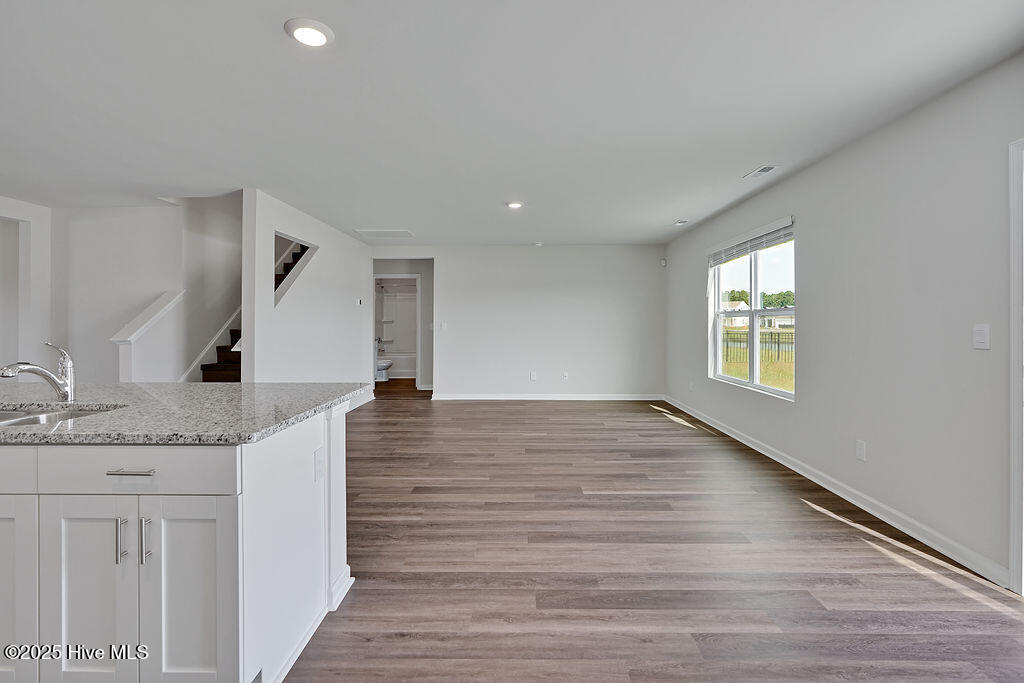 100546498 | Photo 15