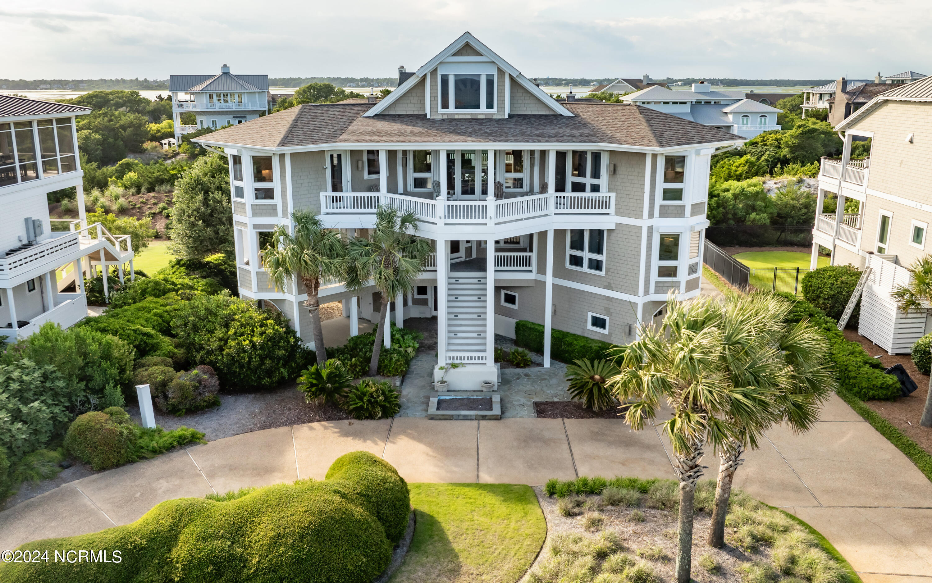 100492123 | Photo 38