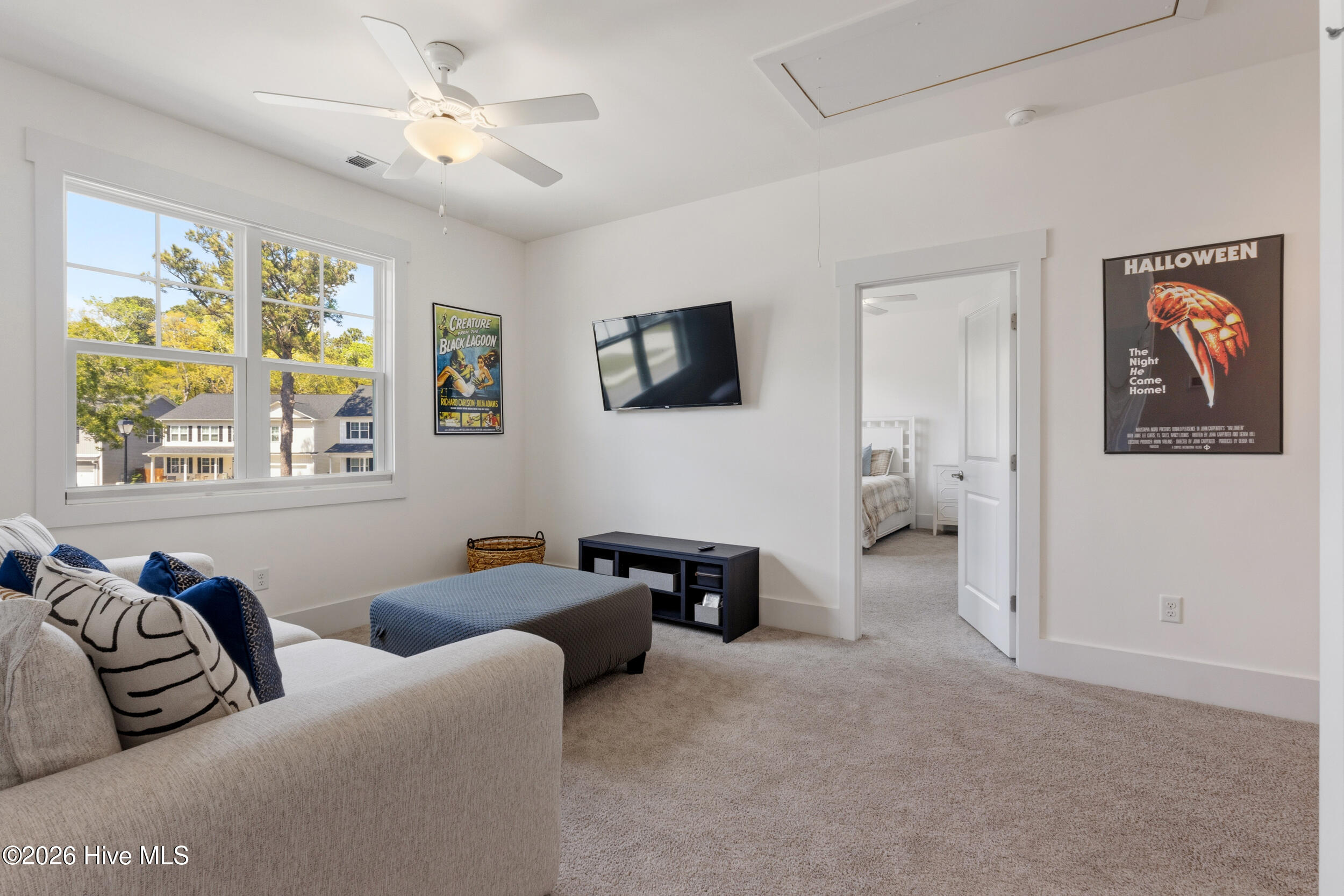 100564391 | Photo 24