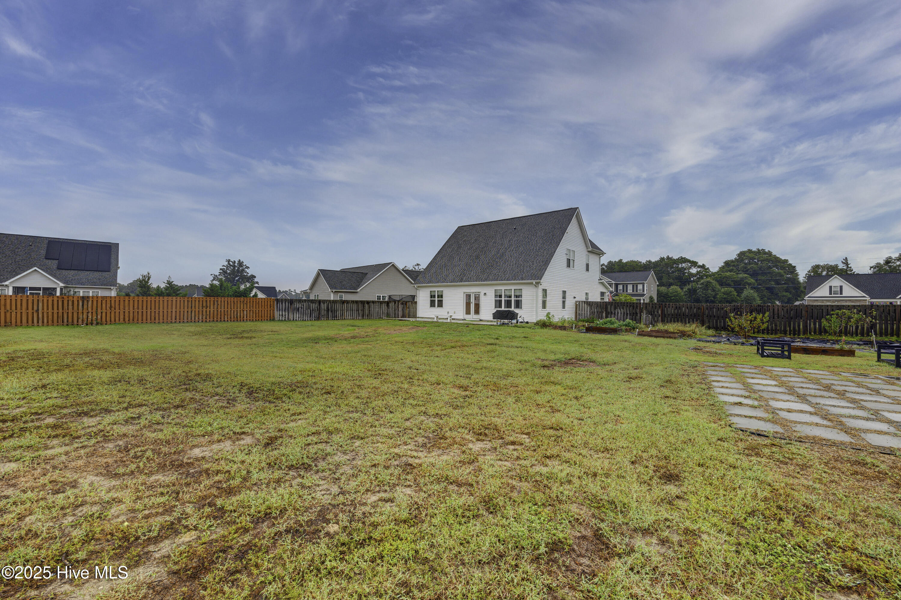 100534229 | Photo 48