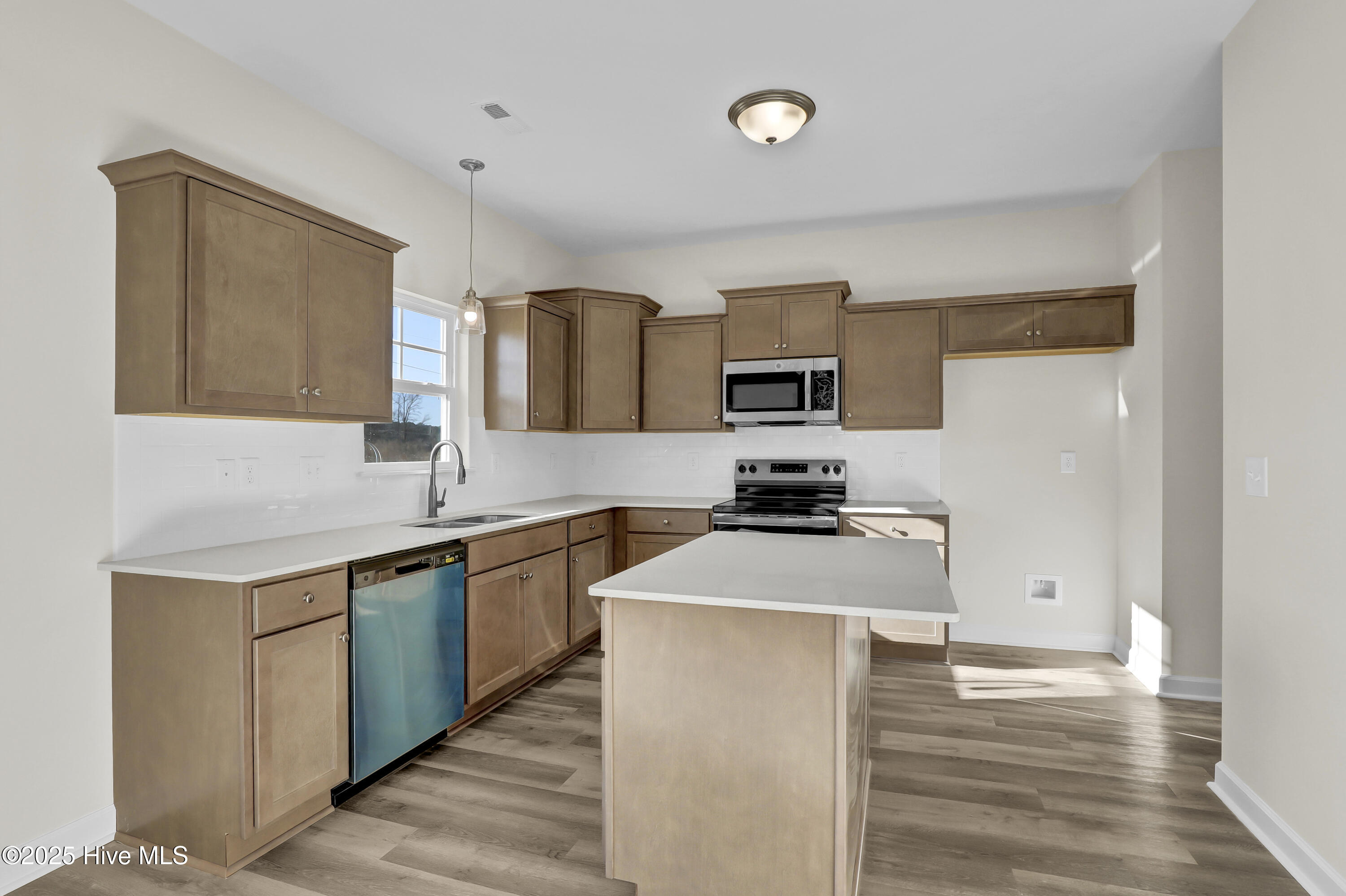 100461654 | Photo 10